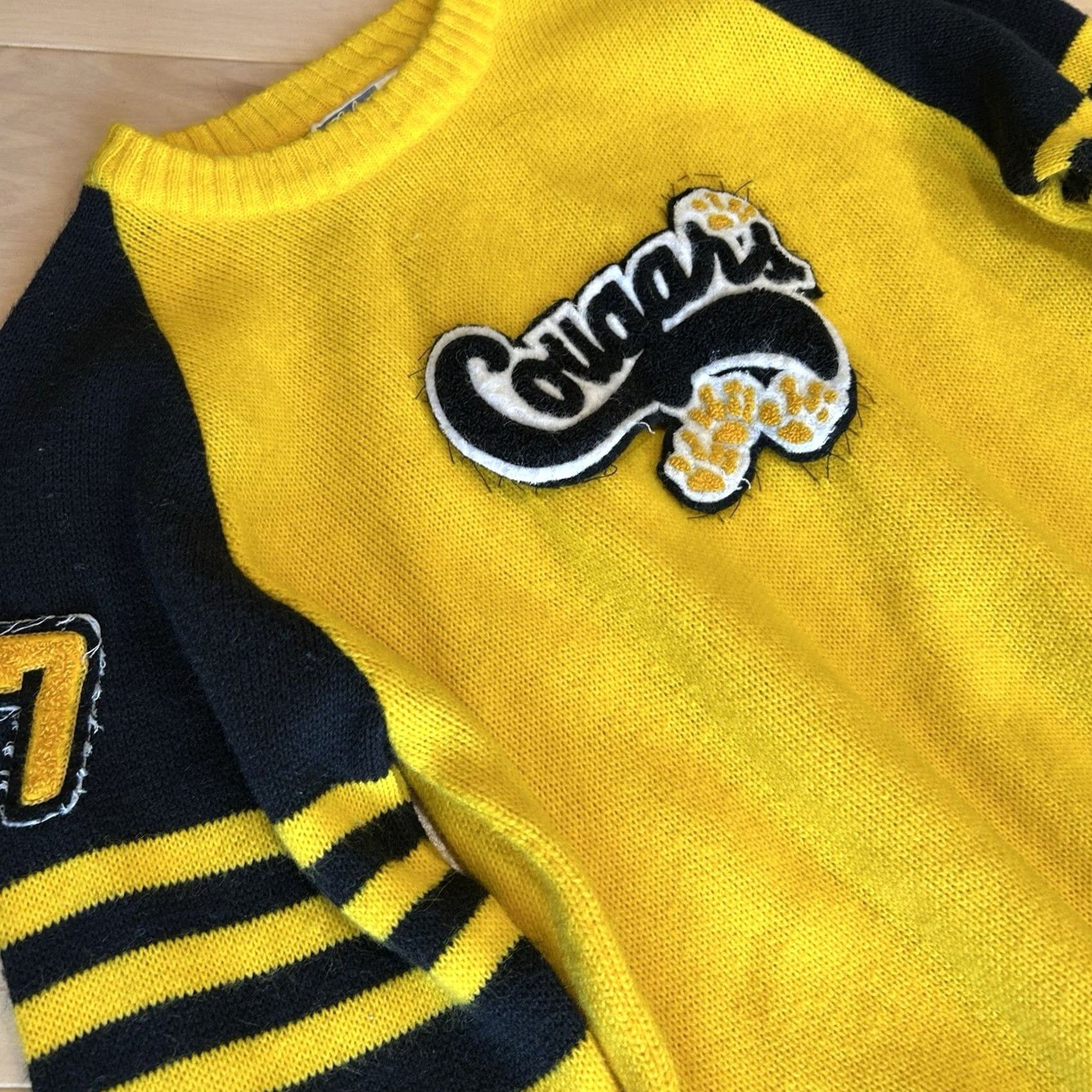Cougar VINTAGE Dehen Cheerleader Sweater Shirt Women’s XS/S Yellow 1980s Hand Sewn Logo Cougar Cheer Size XS / US 0-2 / IT 36-38 - 2 Thumbnail