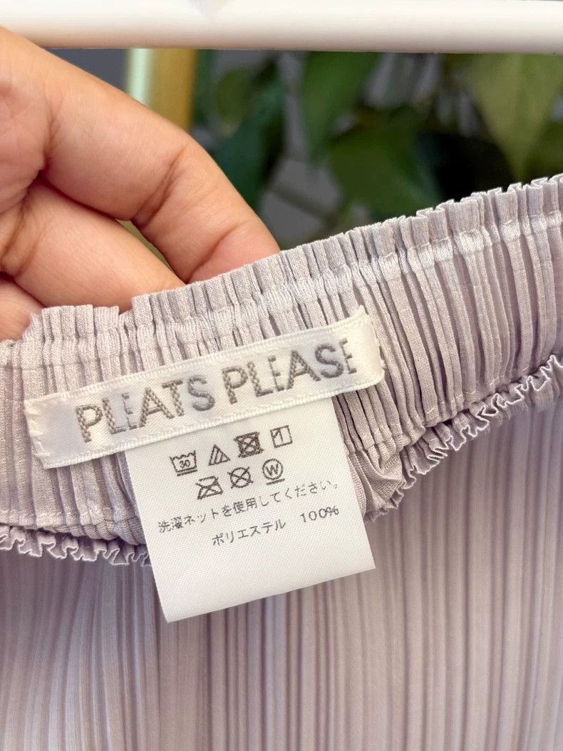 Issey Miyake Issey Miyake size:1 Light grey pleated skirt Size 31" - 2 Thumbnail