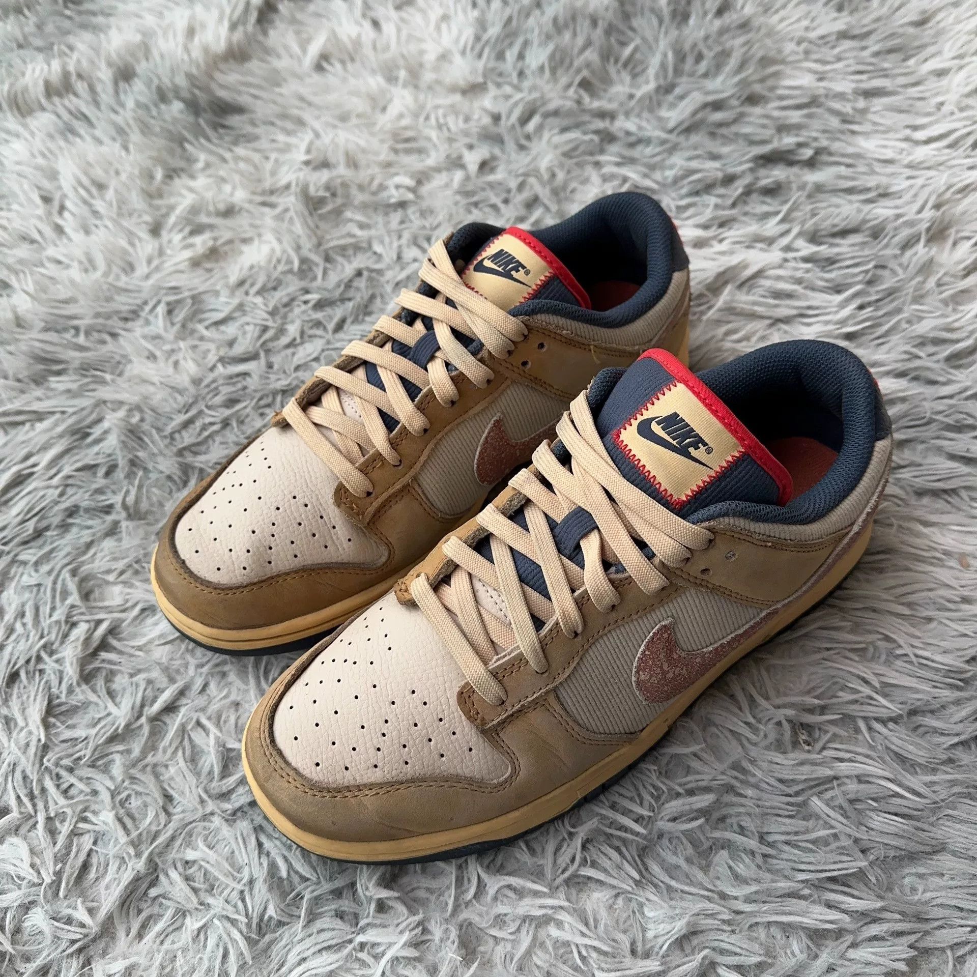 Nike Nike DUNK Beige Lowtop Sneakers 42 Men Size US 9 / EU 42 - 1 Thumbnail