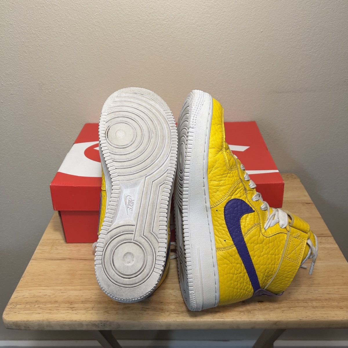 NBA × Nike Nike ID Lakers Air Force 1 Mid Size US 8 / EU 41 - 9 Thumbnail