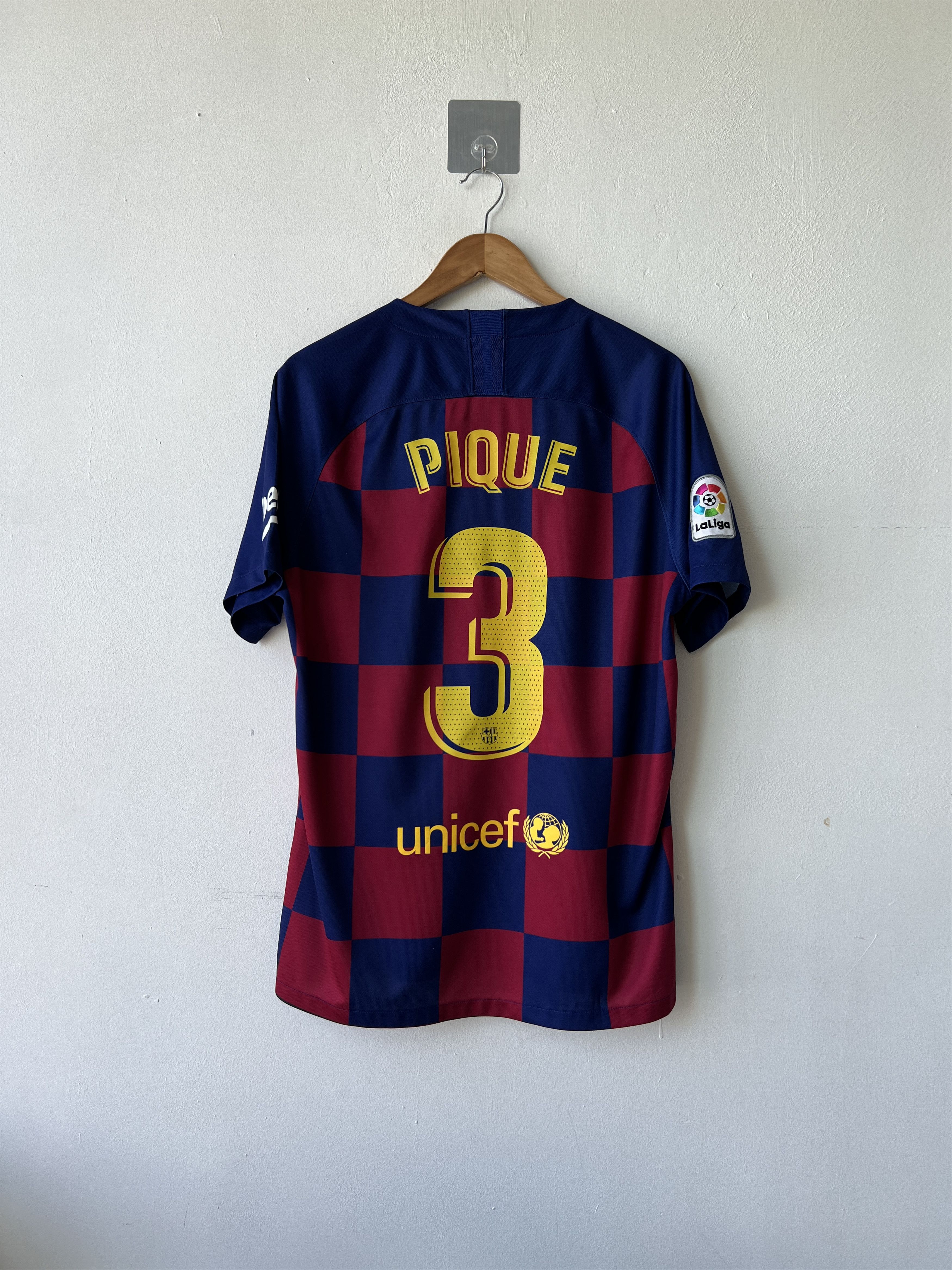 Nike (L) Barcelona 2019-20 Home Kit Pique #3 Size US L / EU 52-54 / 3 - 1 Thumbnail