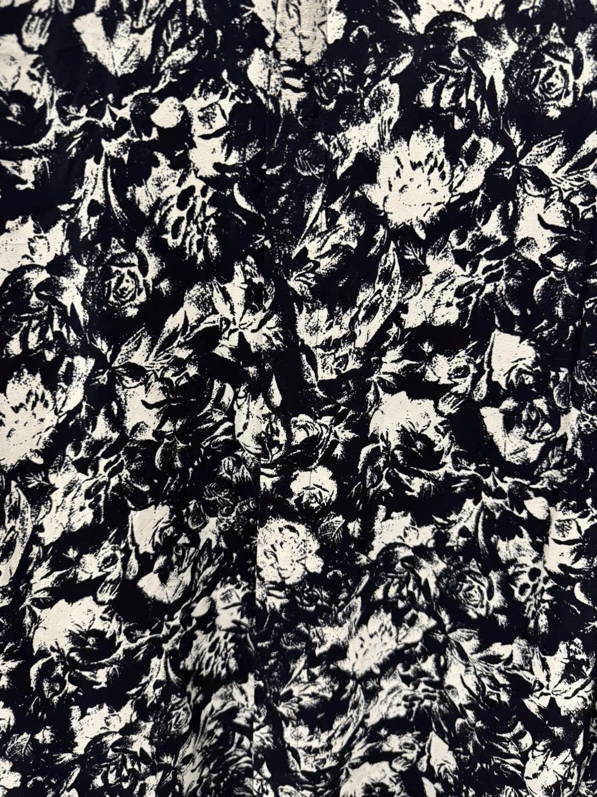 Saint Laurent Paris Sz 38 Saint Laurent Paris 22SS Silk Rose Pattern Shirt-2508 Size US M / EU 48-50 / 2 - 3 Thumbnail