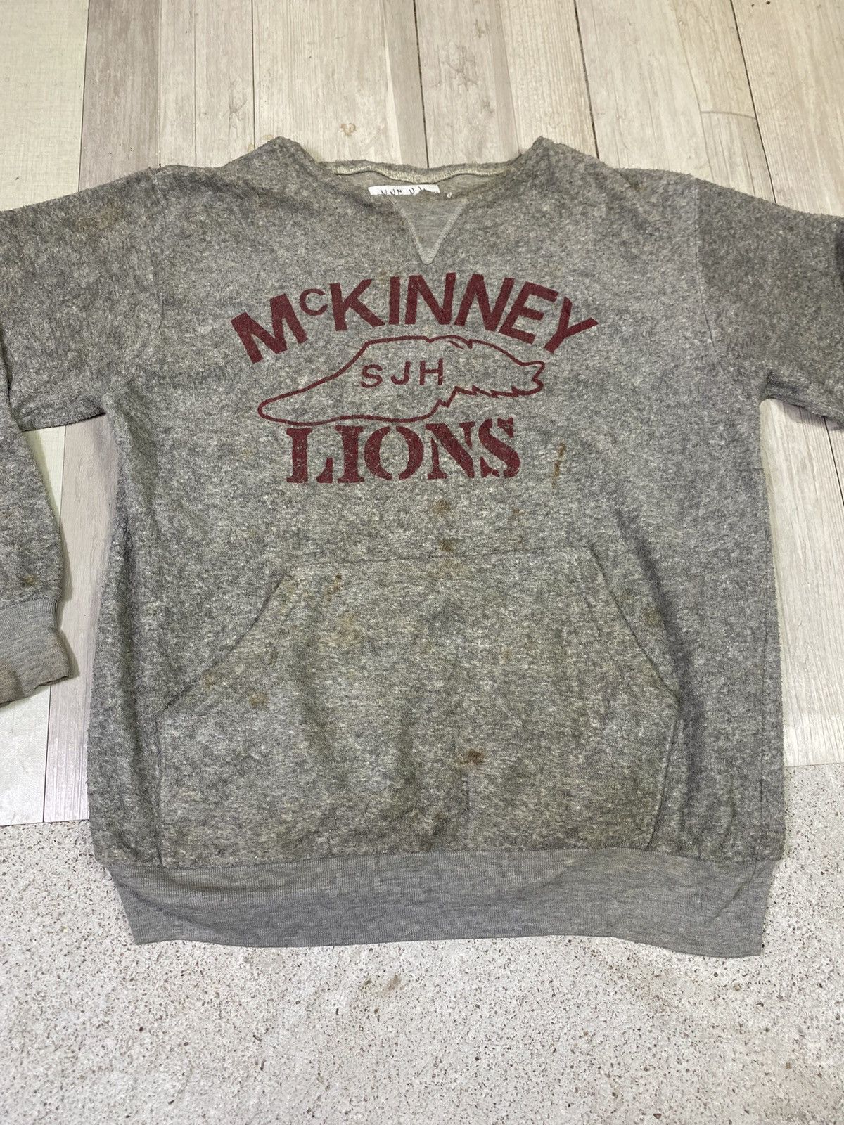 Vintage Vintage mckinney lions 60s sweater size L big logo Size US L / EU 52-54 / 3 - 1 Thumbnail