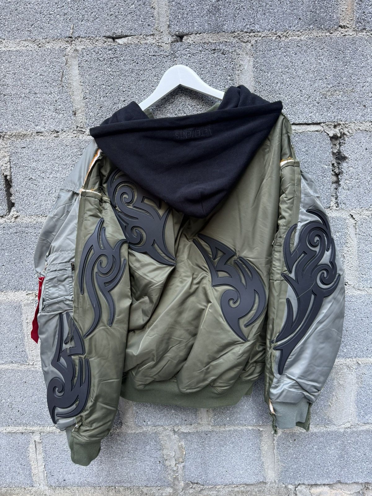 Alpha Industries × Vetements Vetements Alpha Industries Tribal Bomber Jacket Size US M / EU 48-50 / 2 - 3 Thumbnail