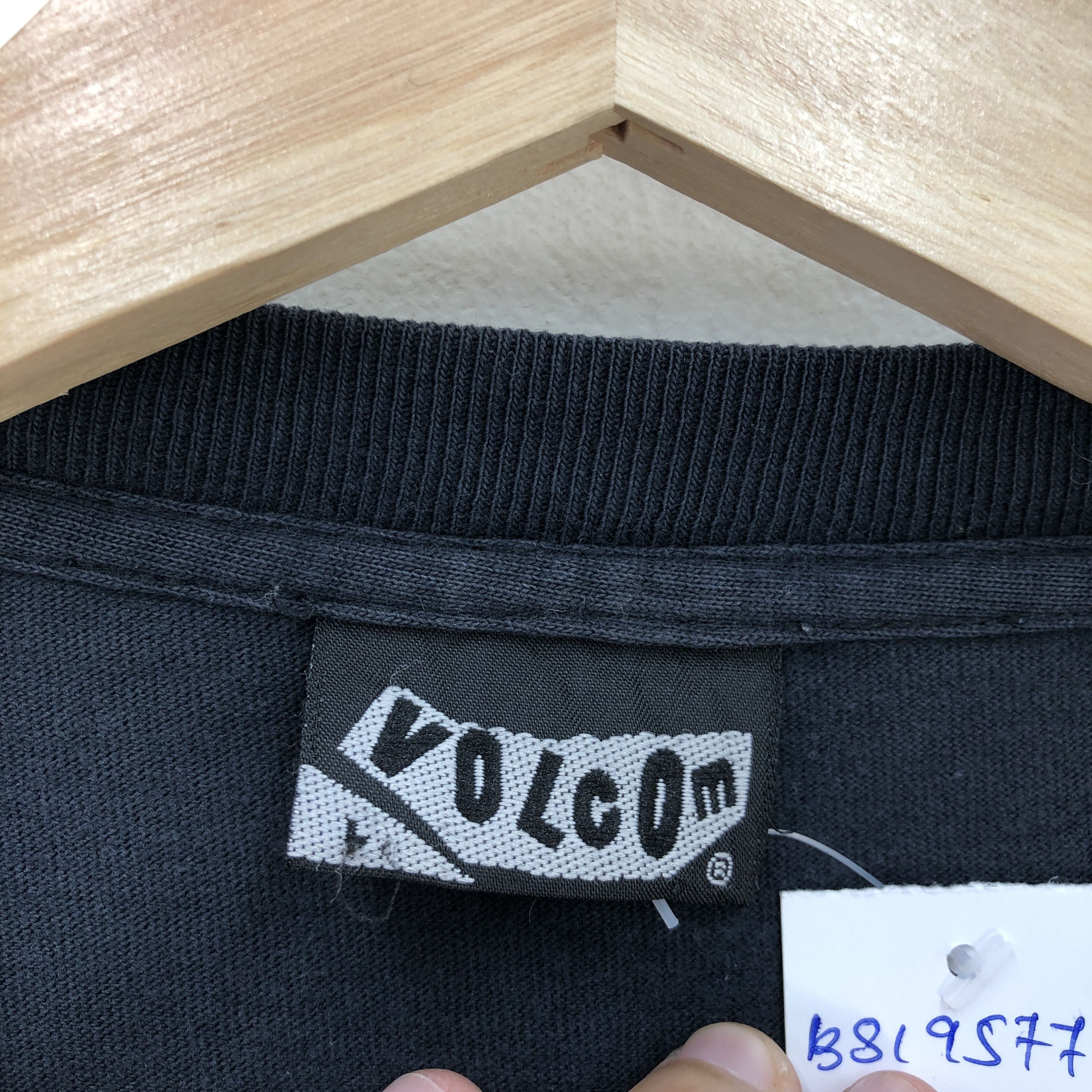 Vintage Vintage Y2K Volcom T Shirt Volcom Skateboarding Tees Size US L / EU 52-54 / 3 - 5 Thumbnail