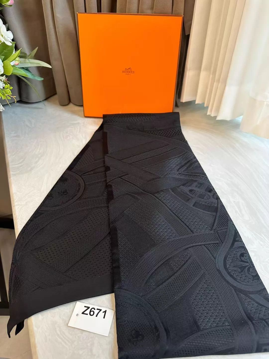 Hermes Hermès Silk Scarf Near New 20x228cm 1600 Z671 Size ONE SIZE - 2 Thumbnail