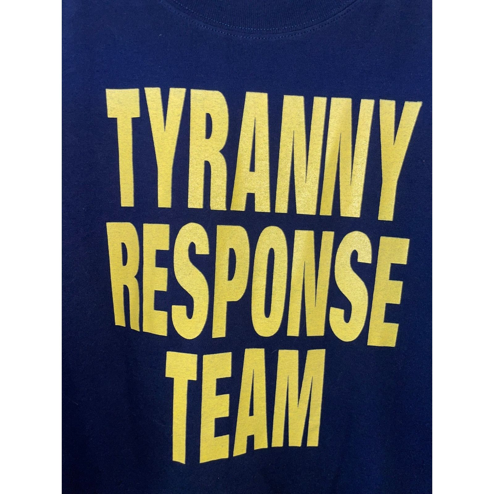 Gildan 2000s The Tyranny Response Team Anti Government Gun Shirt 2X Size US XXL / EU 58 / 5 - 2 Thumbnail