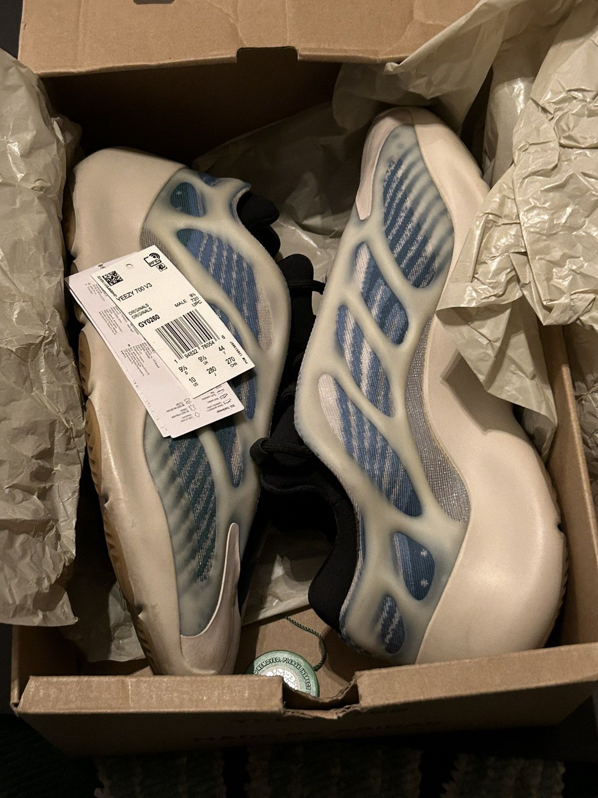 Adidas Adidas YEEZY 700V3 Size US 10 / EU 43 - 11 Thumbnail
