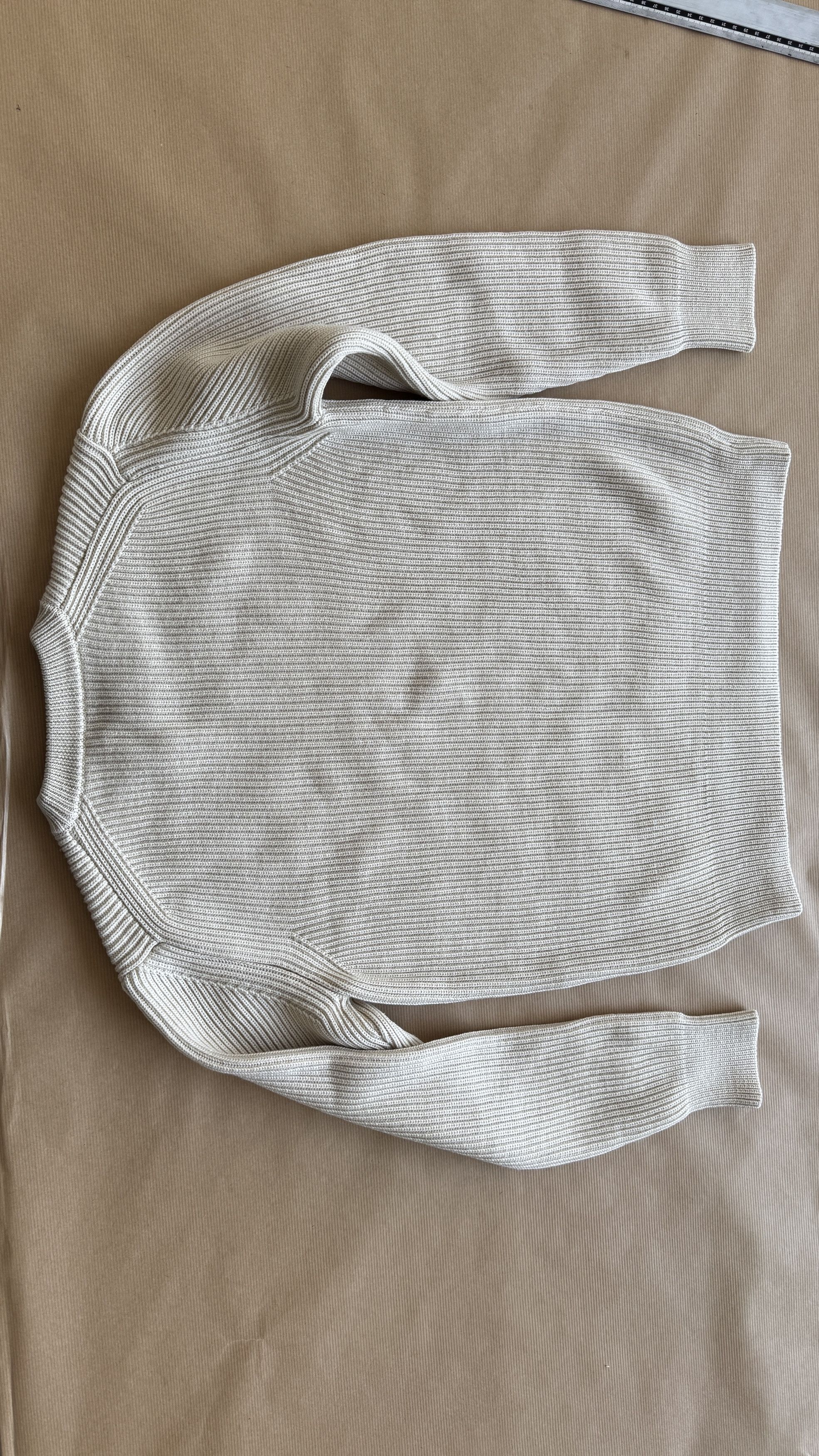 Auralee aa . 4 . as new . SUPER FINE WOOL RIB KNIT BIG P/O .A6AP01RK Size US S / EU 44-46 / 1 - 14 Thumbnail