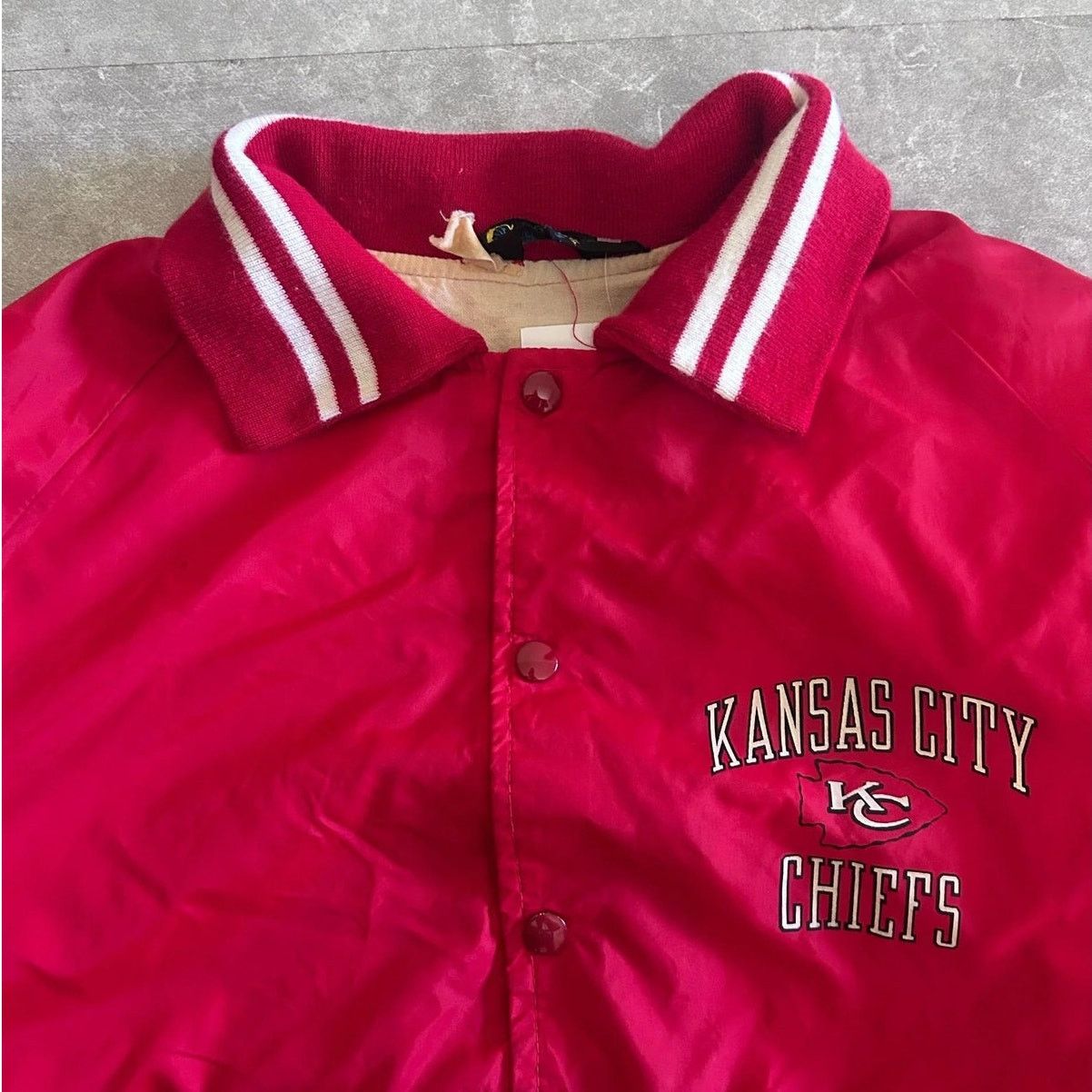 Vintage 70s Vintage Kansas City Chiefs Champion Red Jacket Size L Size US L / EU 52-54 / 3 - 2 Thumbnail