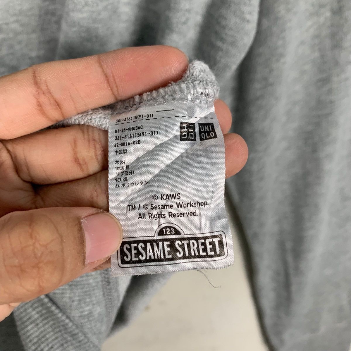 Uniqlo KAWS SESAME STREET Graphics Crewneck Sweatshirt #1978-C86 Size US S / EU 44-46 / 1 - 12 Thumbnail