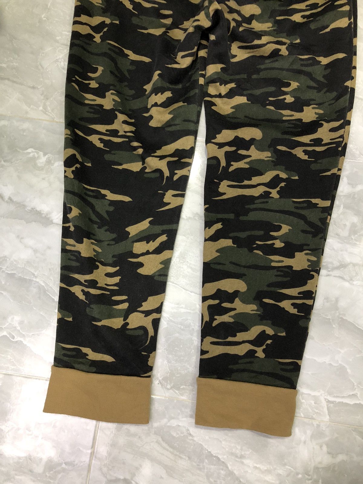 Japanese Brand × URBAN RESEARCH DOORS ITEMS URBAN RESEARCH Camo Knit Joggers — BAPE Vibes Size US 30 / EU 46 - 10 Thumbnail