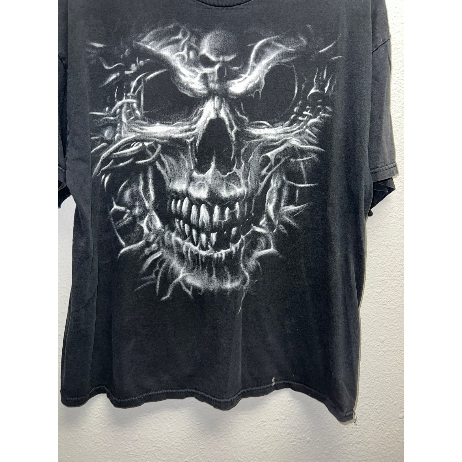 Vintage Y2K Black Skull Shirt Skulls Head Graphic 2000s Tee XL Size US XL / EU 56 / 4 - 5 Thumbnail
