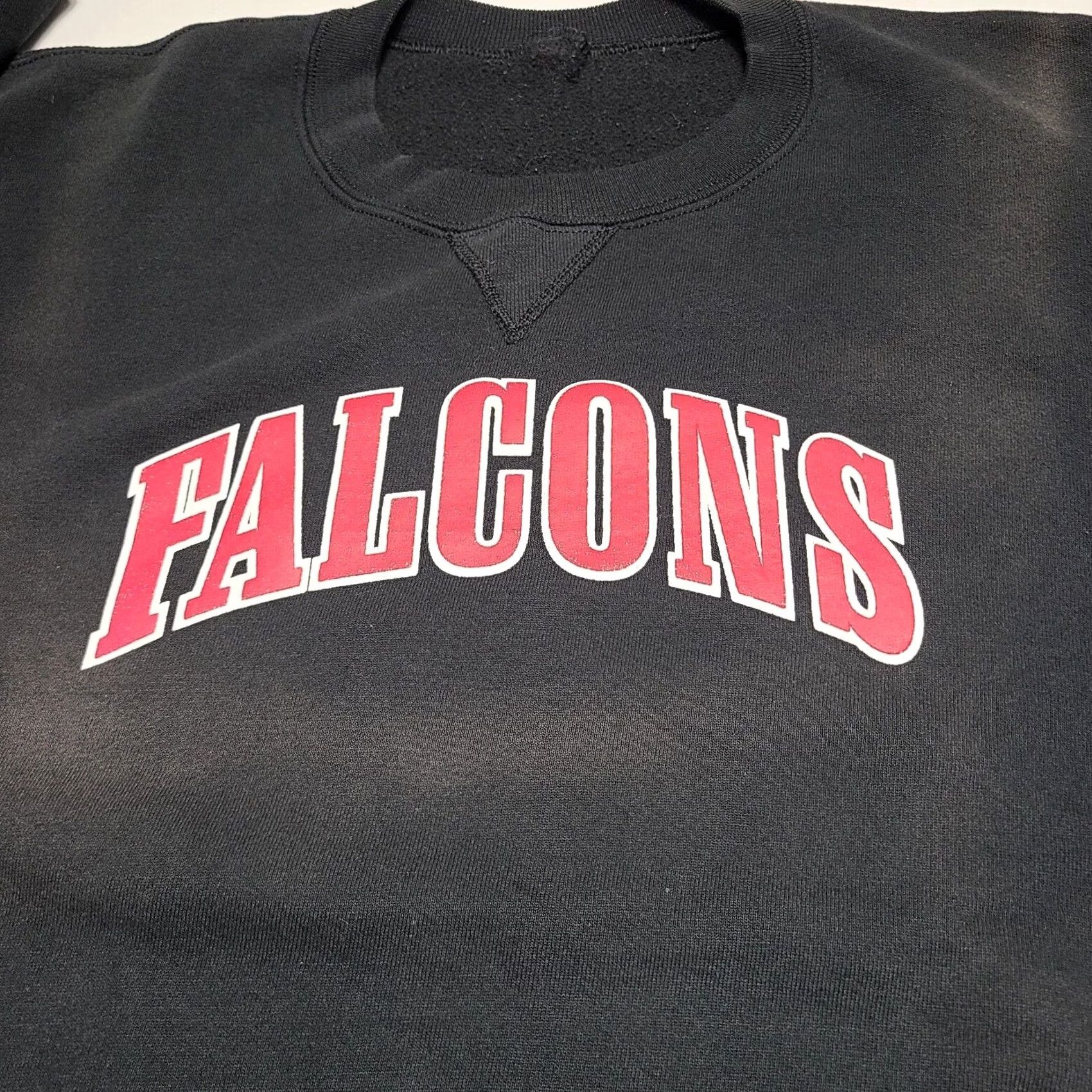 Russell Athletic VINTAGE Russell Athletic Atlanta Falcons Sweatshirt 2XL Black Mens Crew Neck Pullover Sweatshirt Sun Faded Size US XXL / EU 58 / 5 - 2 Thumbnail