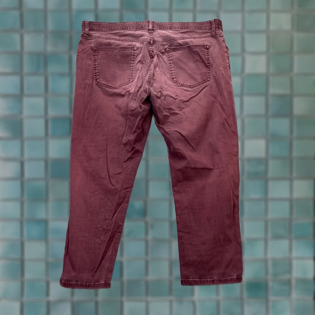 Uniqlo Uniqlo Pants Mens XL Red Ankle Cropped Cotton Stretch Straight Leg 5-Pocket Design Button Zipper Front Flat Front Wear Casual Workwear City Preppy Size US 36 / EU 52 - 1 Thumbnail