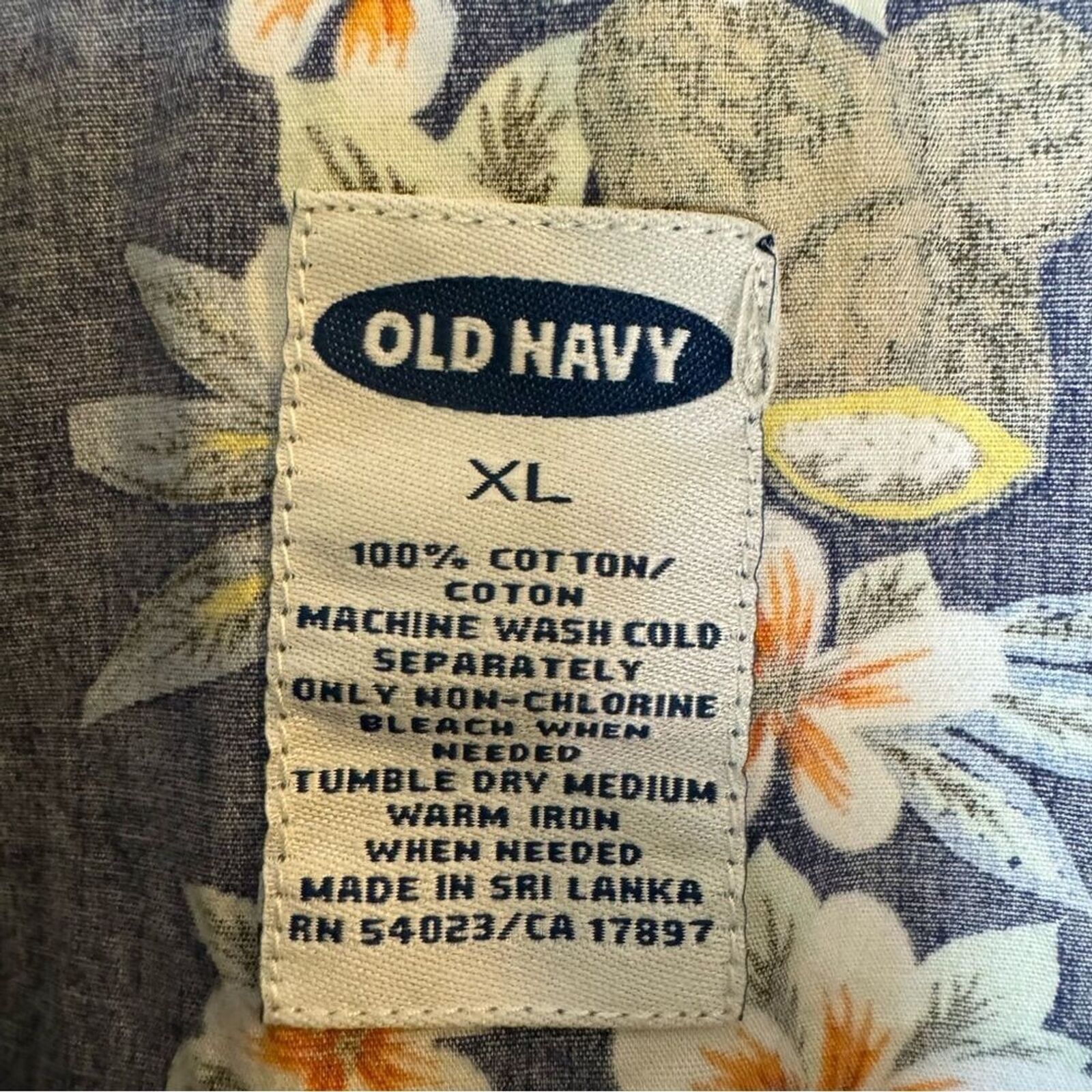 Old Navy Old Navy Hawaiian Button Down 100% Cotton Shirt Men’s Sz XL Size US XL / EU 56 / 4 - 5 Thumbnail