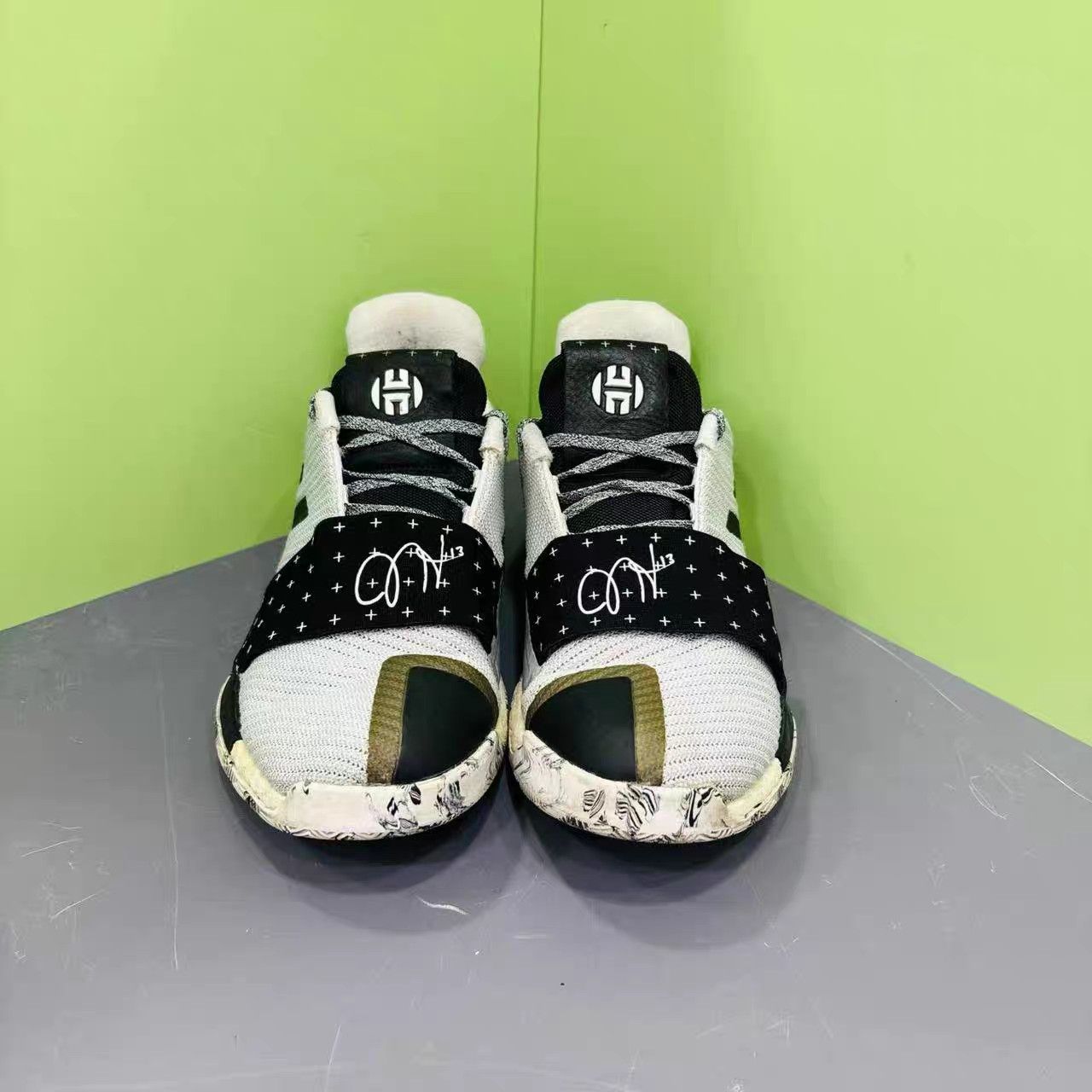 Adidas adidas Harden 3 Low Top Basketball Shoes K15 Size US 9.5 / EU 42-43 - 2 Thumbnail