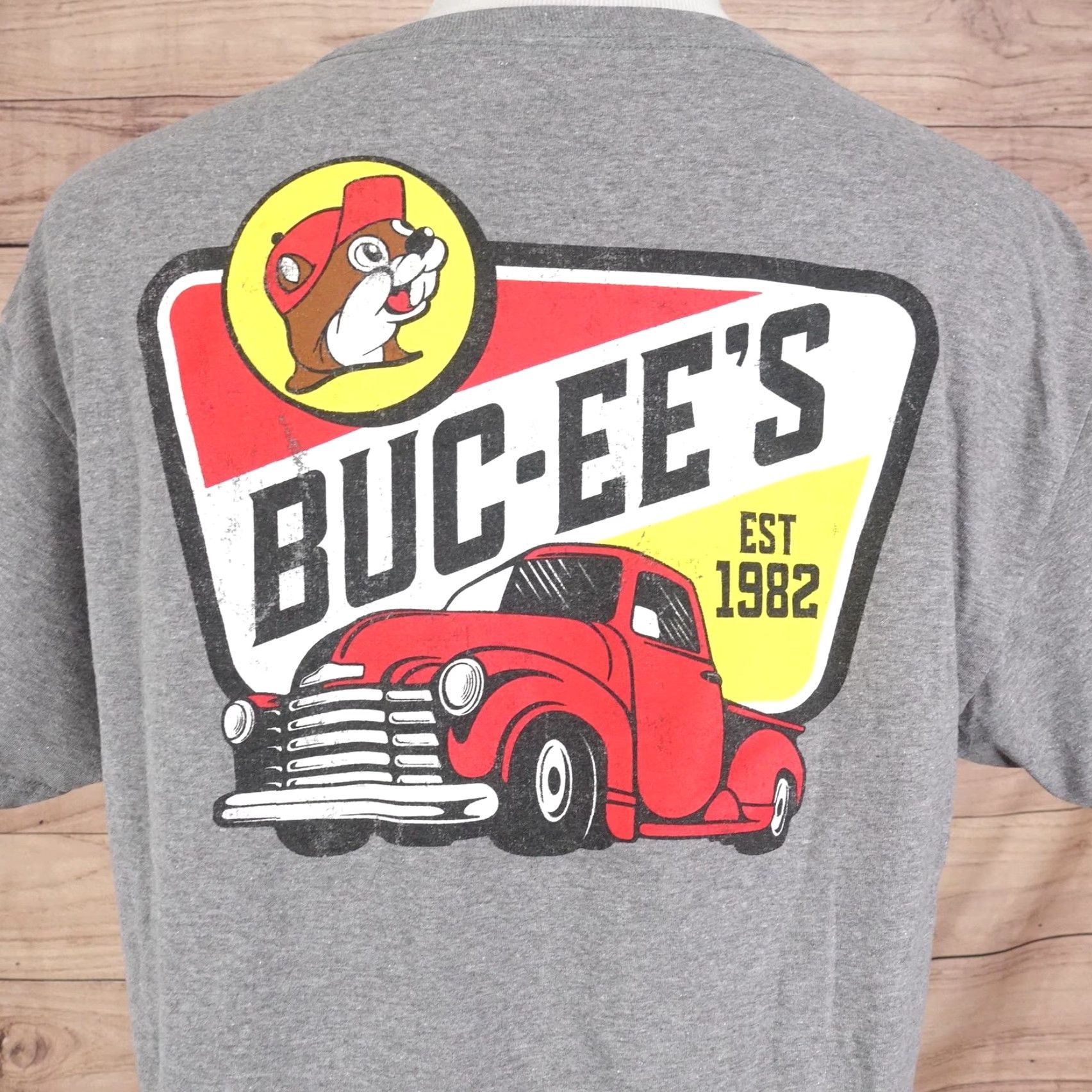 Logo 7 VINTAGE Buc-ee's Shirt Mens Large Gray Graphic Truck Logo 1982 Buc-ee's EST 1982 Mens Short Sleeve Crew Neck Graphic Print Size US L / EU 52-54 / 3 - 5 Thumbnail