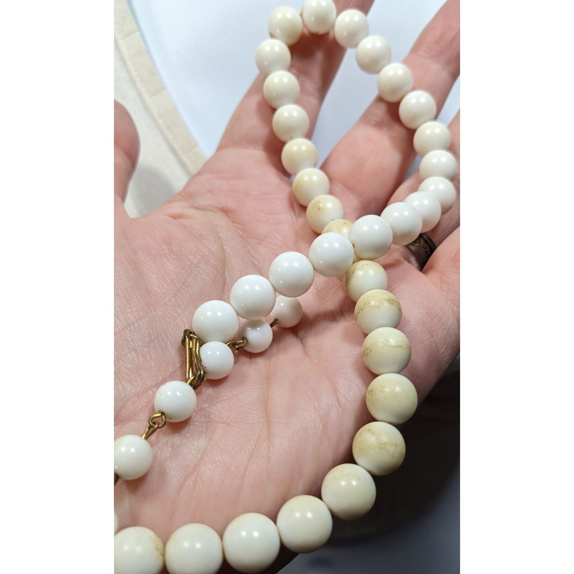 Other Vintage Classic White Beaded Necklace With Hook Clasp Size ONE SIZE - 6 Thumbnail