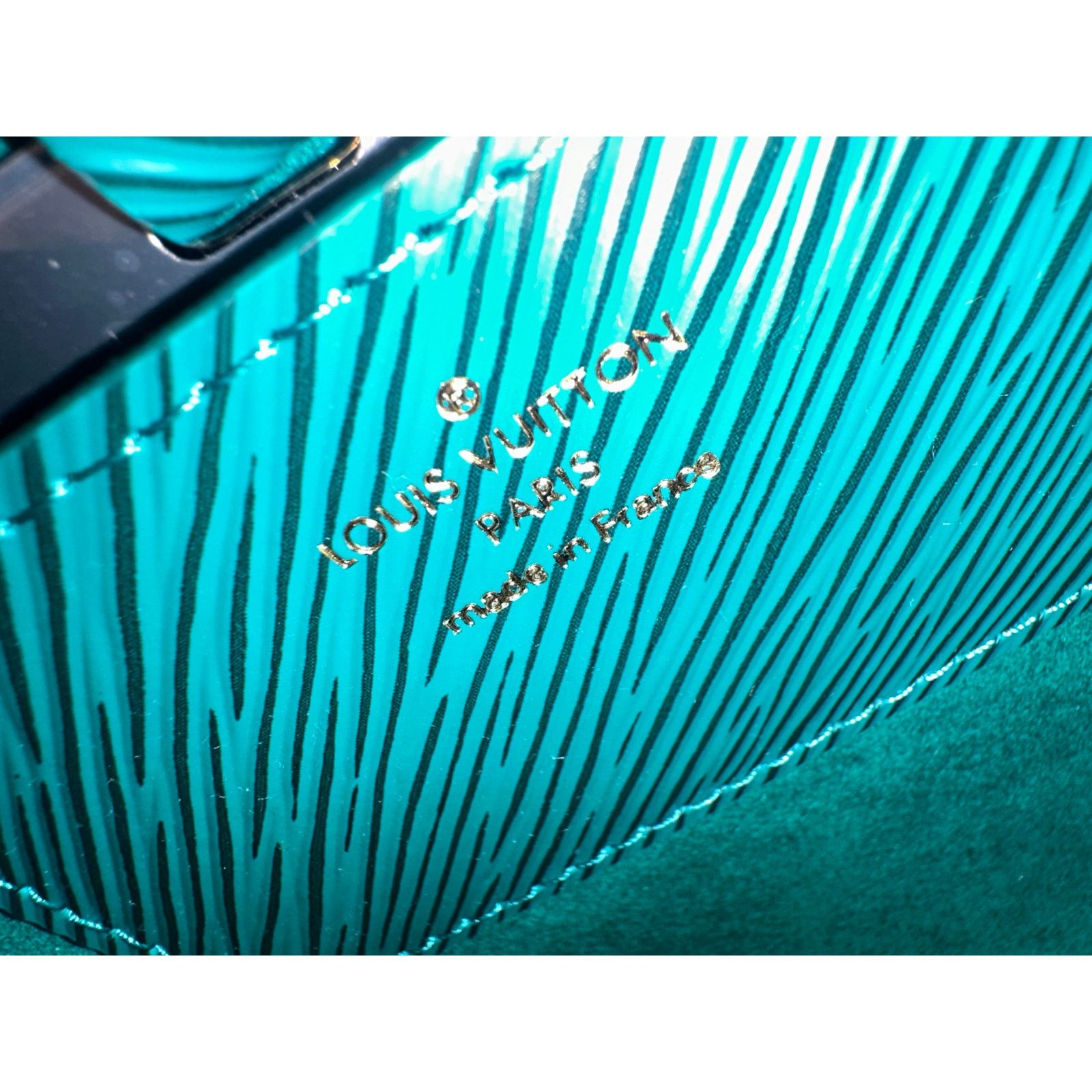 Louis Vuitton Louis Vuitton Twist MM Shoulder Bag – Emerald Epi Leather Size ONE SIZE - 18 Thumbnail