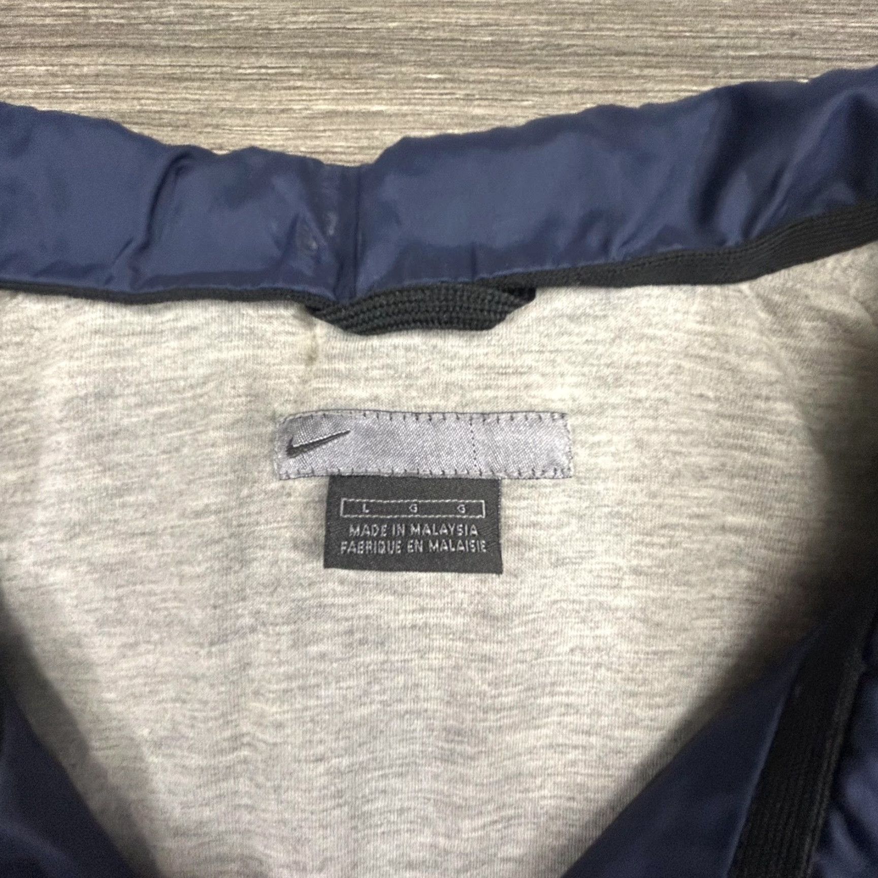 Nike VINTAGE Nike Jacket Mens L Navy Full Zip Lined Windbreaker Running Athletic Size US L / EU 52-54 / 3 - 6 Thumbnail