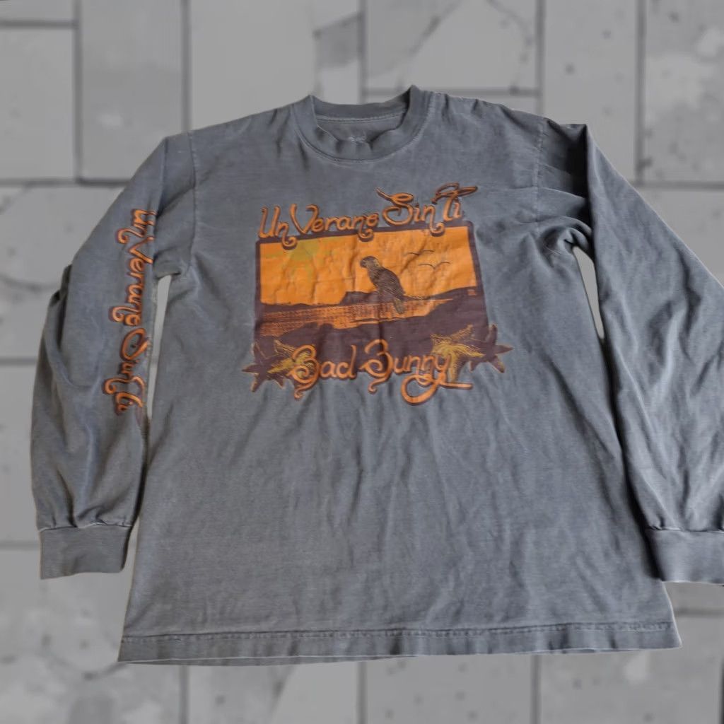 Vintage Bad Bunny Shirt Long Sleeve Medium Gray Un Verano Sin Ti Tour Mens Size US M / EU 48-50 / 2 - 1 Thumbnail