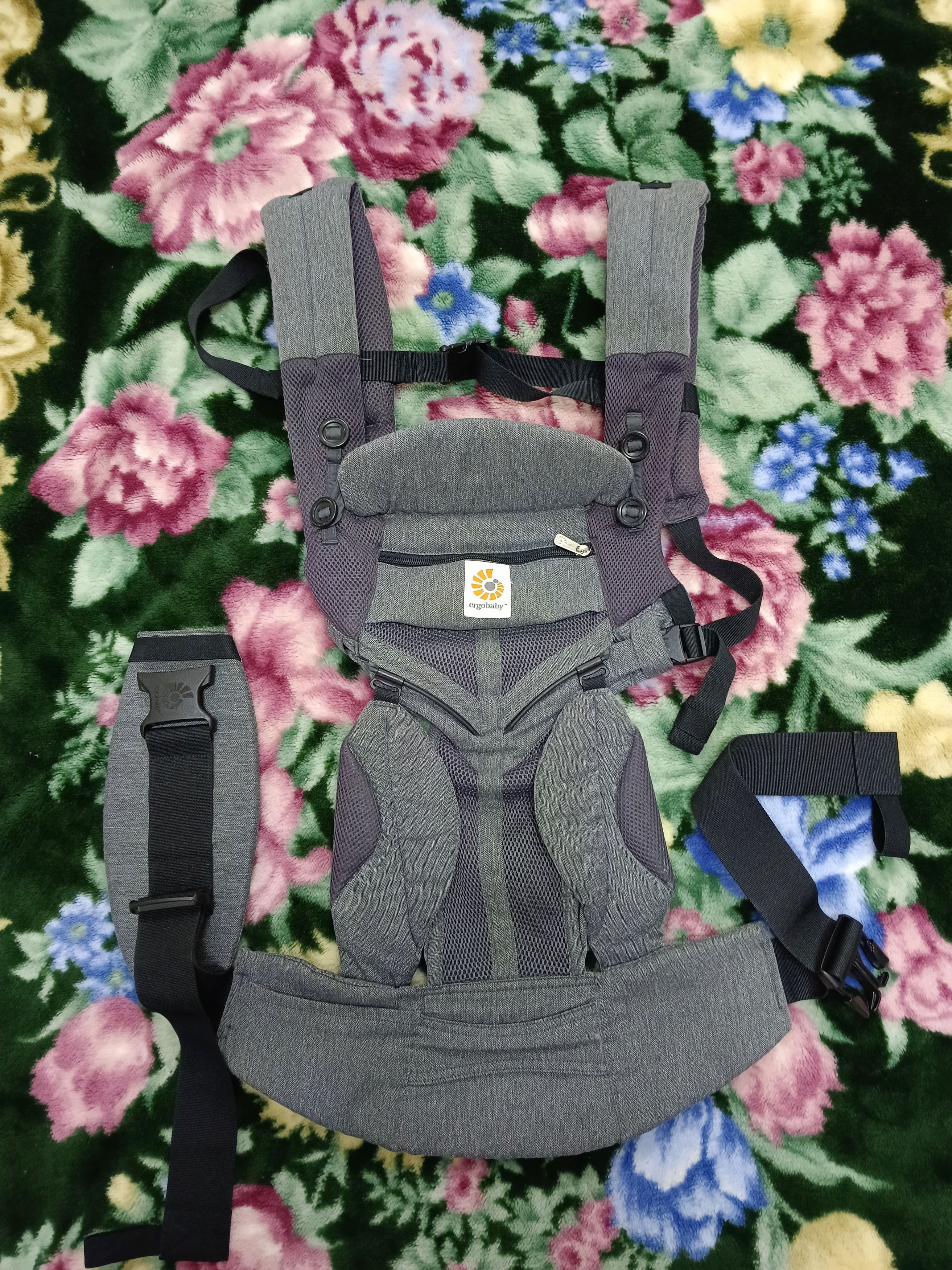 Japanese Brand Ergobaby Omni 360 Cool Air Carrier Baby Size ONE SIZE - 5 Thumbnail