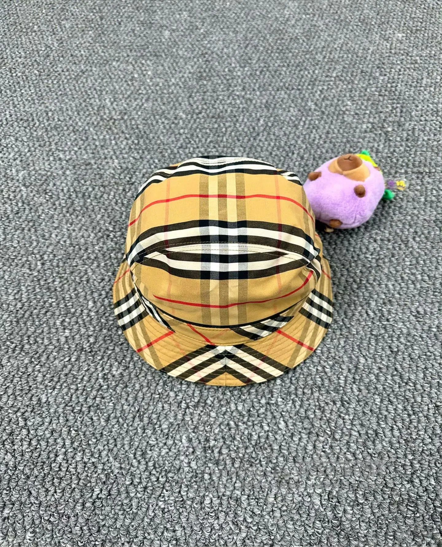 Burberry Burberry size L Classic Khaki Plaid Fisherman Hat| Size ONE SIZE - 1 Thumbnail