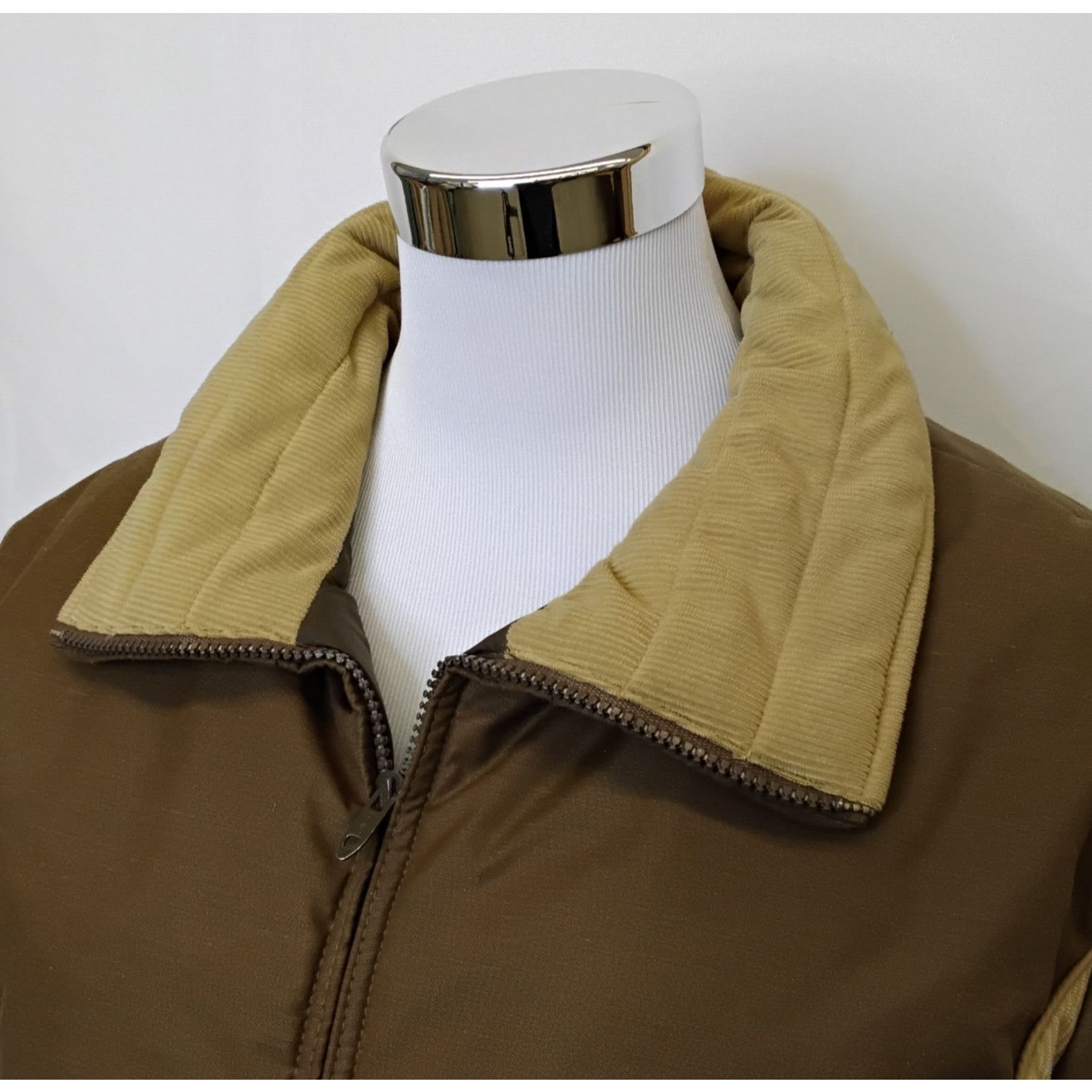Other Comfy Down Jacket Women's S Brown Corduroy Accent 1970s USA Size S / US 4 / IT 40 - 4 Thumbnail