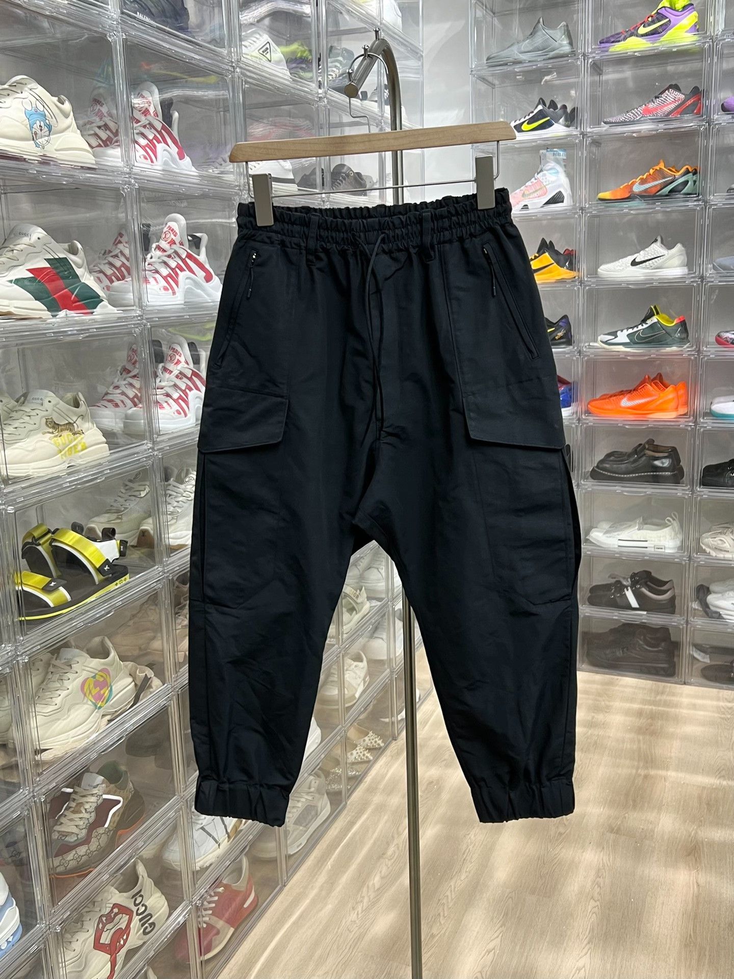 Yohji Yamamoto Yohji Yamamoto Cargo Black Sweatpants 28 Men Size US 28 / EU 44 - 1 Thumbnail