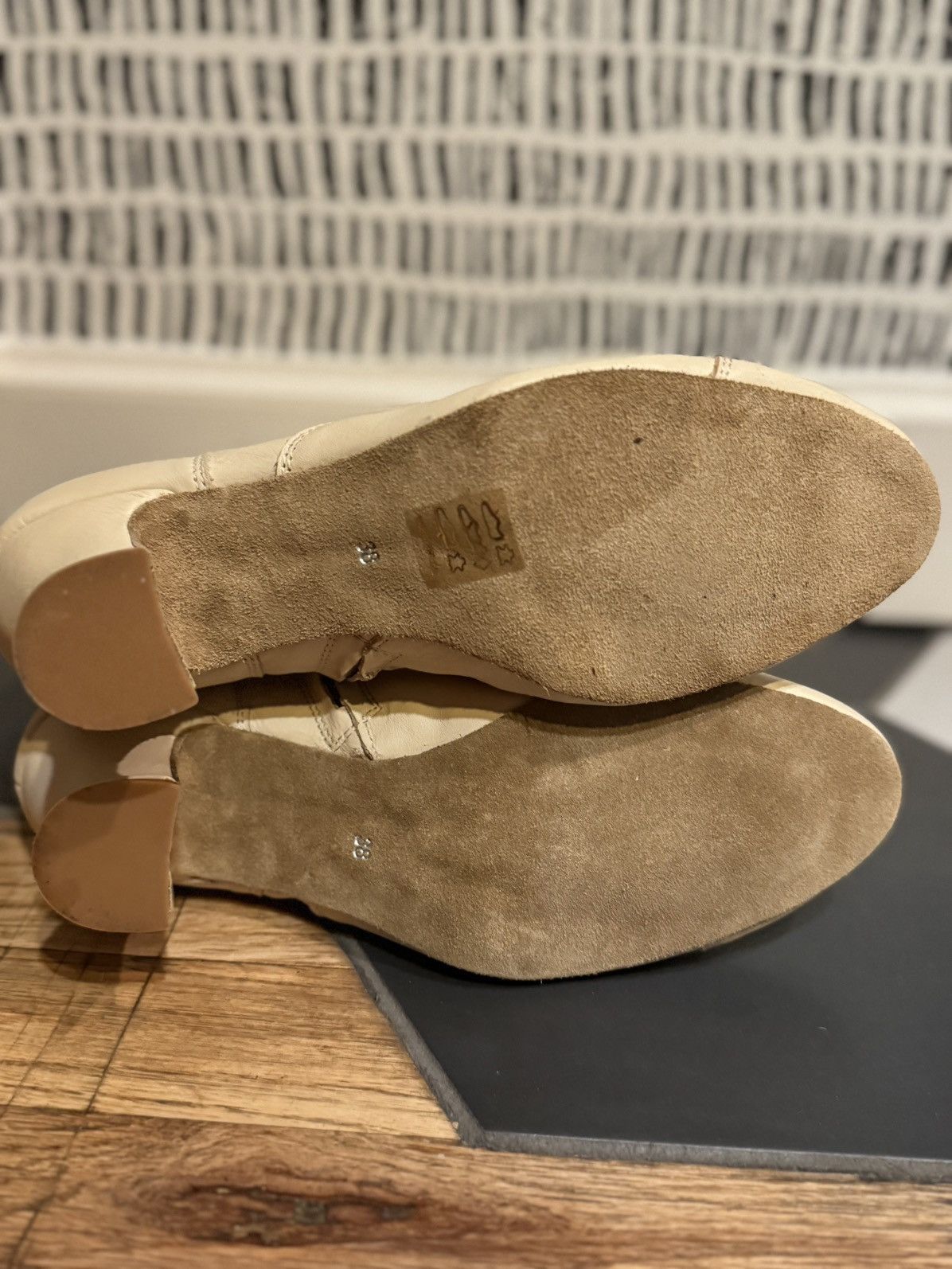 Other New RUMPF The Cambridge Boot LeRoi Heel Bixby Beige 7.5 38 Size US 7.5 / IT 37.5 - 5 Thumbnail