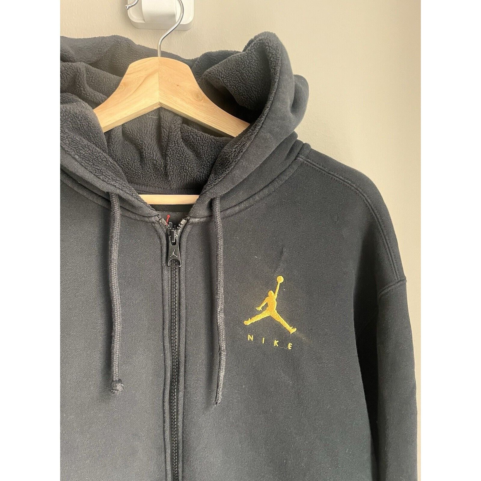 Jordan Brand VINTAGE NIKE AIR JORDAN CHICAGO BULLS CHAMPIONSHIP HOODIE Size US M / EU 48-50 / 2 - 4 Thumbnail