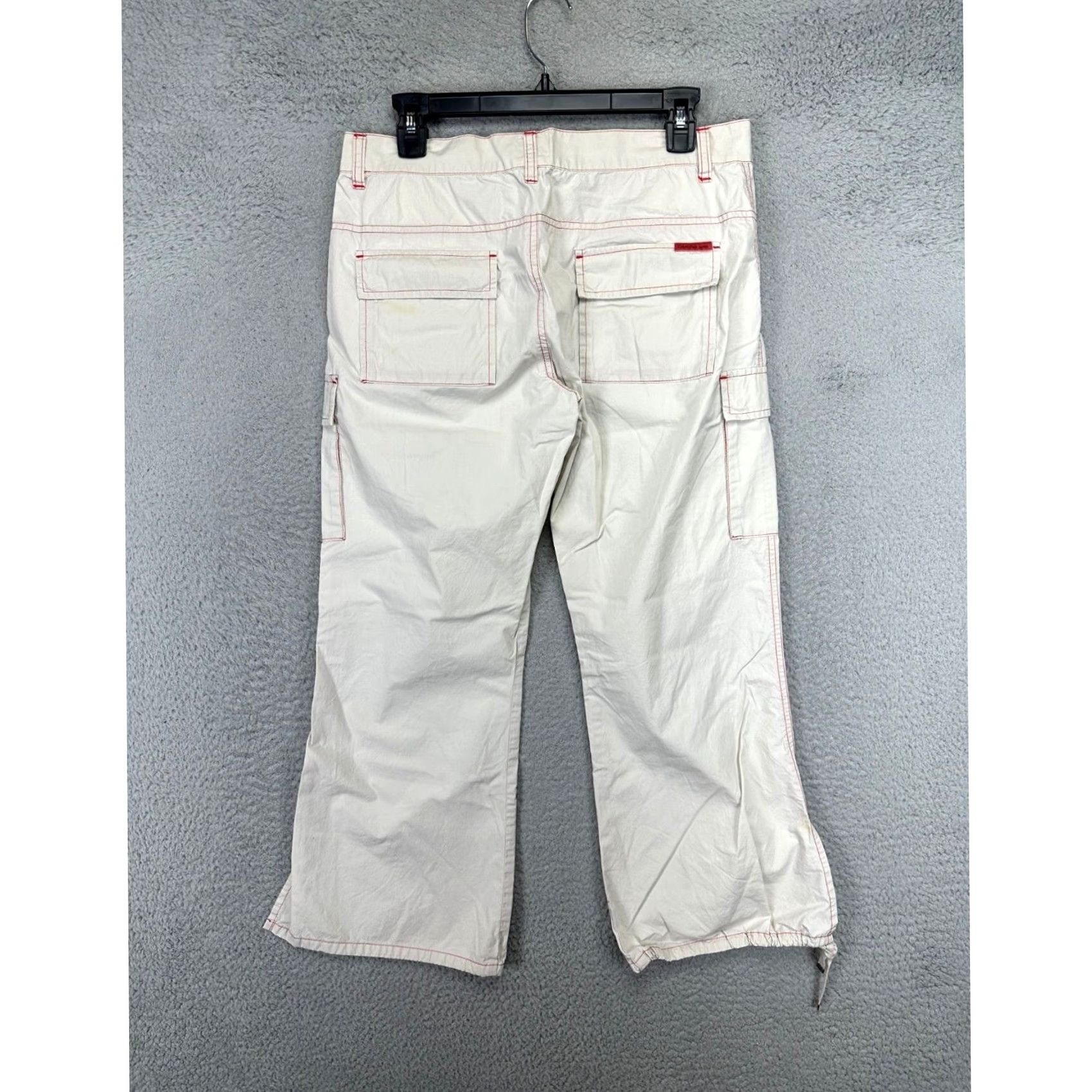 Vintage Calvin Klein Cargo Capri Pants Womens Beige Size 28" / US 6 / IT 42 - 3 Thumbnail