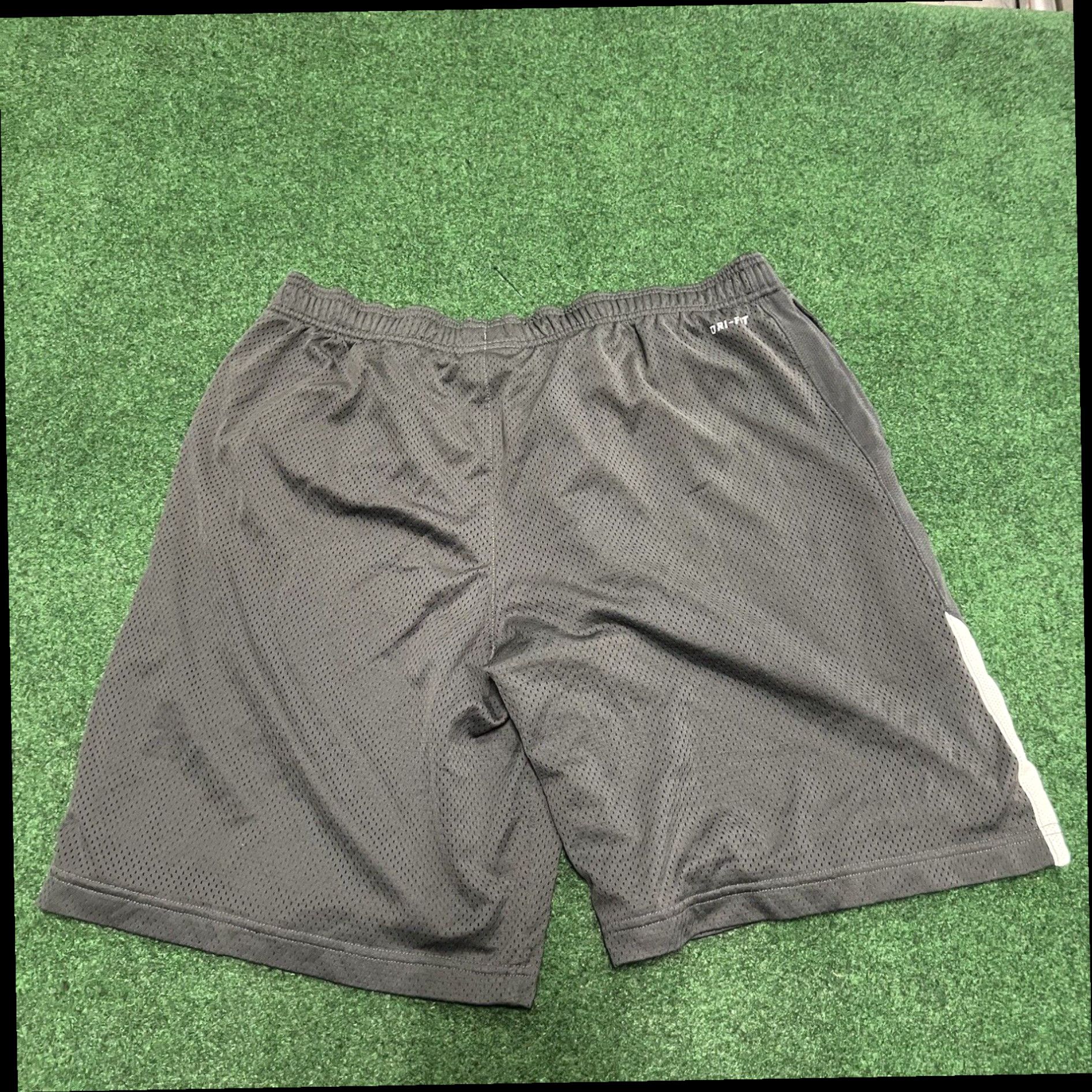Nike Nike Dri-Fit Utah State Mens Large Gray Basketball Shorts Aggies Size US 33 - 6 Thumbnail