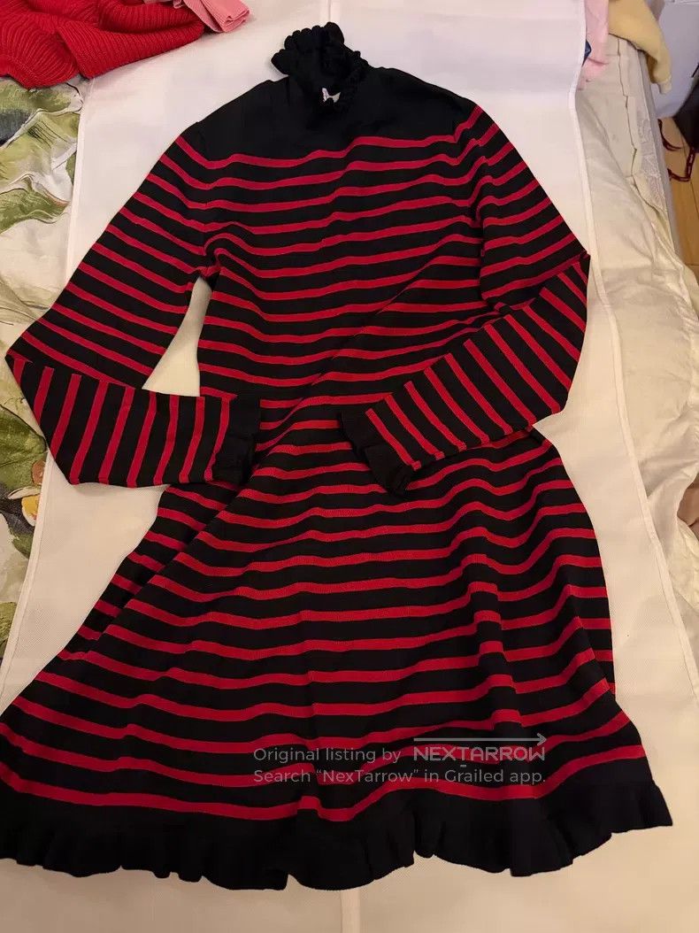 Valentino Valentino Dress knitted skirt Size M / US 6-8 / IT 42-44 - 1 Thumbnail