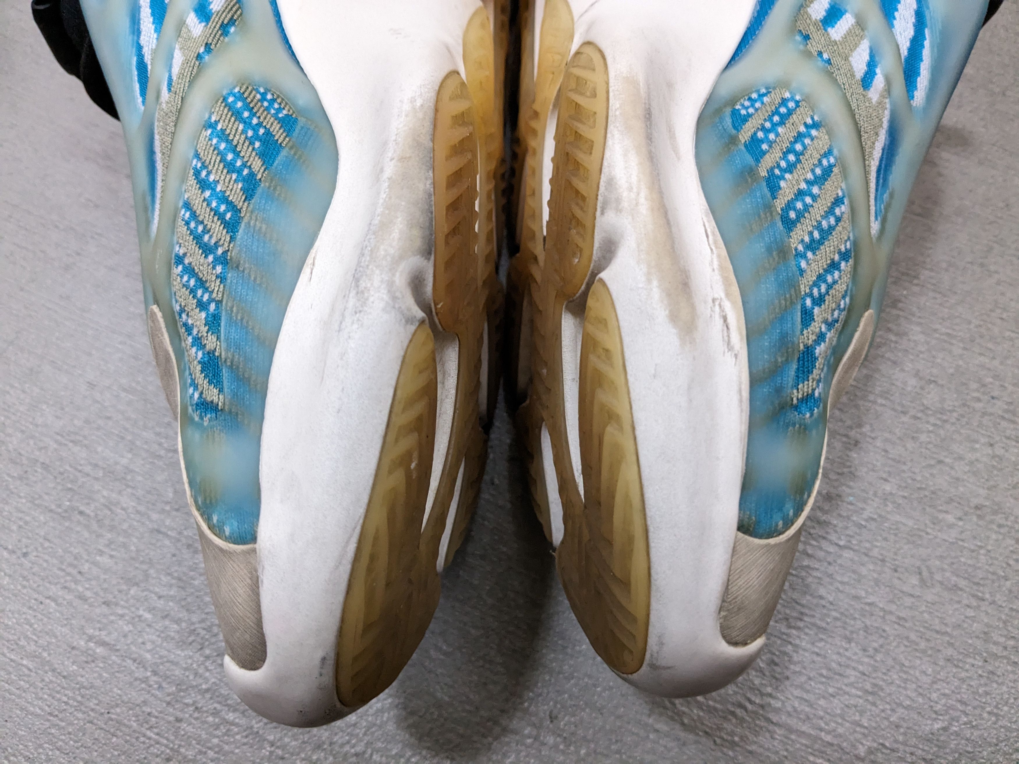 Adidas × Kanye West Adidas Yeezy 700 V3 Arzareth Blue Size 12 White G54850 Size US 12 / EU 45 - 7 Thumbnail