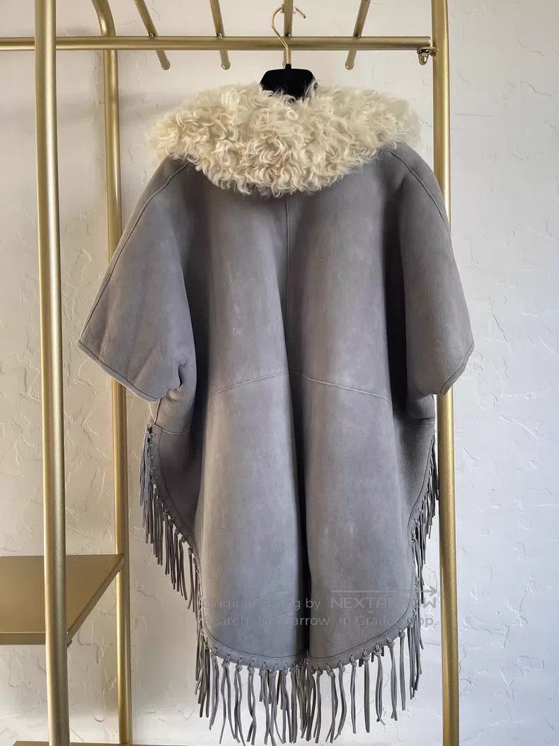 Dior Dior Gray fur all-in-one little bee shawl Size XS / US 0-2 / IT 36-38 - 2 Thumbnail