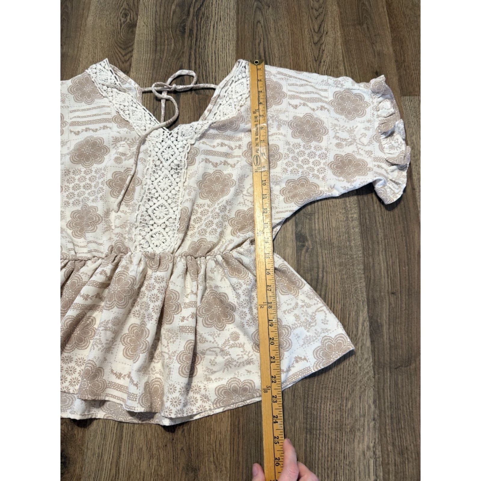 Vintage Daytrip Blouse Women's Size Small Brown White Floral Lace V-Neck Peplum Shirt Womens Small Brown White Floral Lace V-Neck Peplum Daytrip Blouse Size S / US 4 / IT 40 - 7 Thumbnail