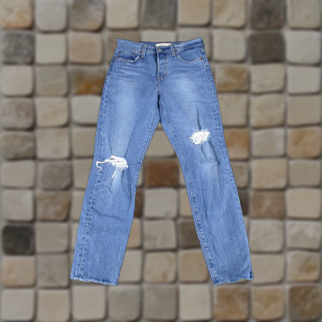 Levi's Levi's Wedgie Jeans Womens 26 Medium Blue Denim Button Fly Ripped Jeans Size 26" / US 2 / IT 38 - 1 Thumbnail