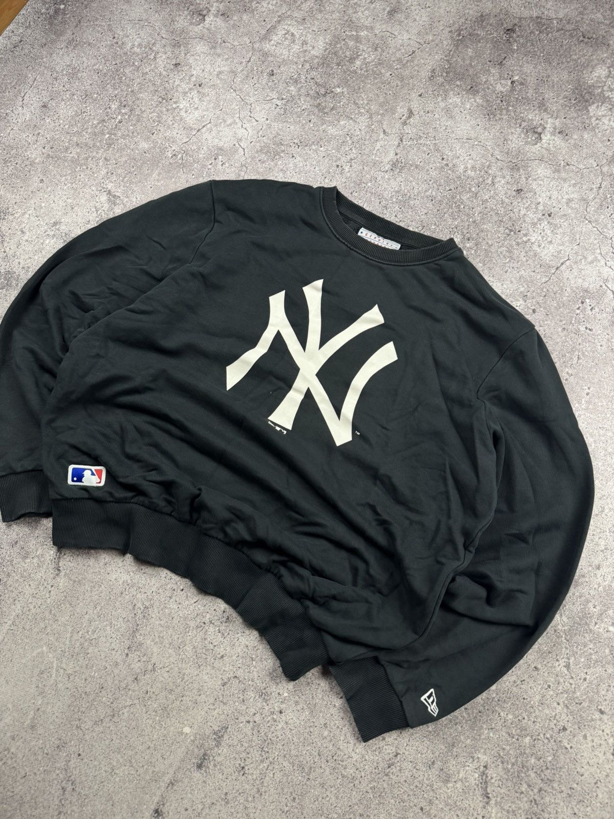 New York Yankees Vintage NY New York Yankees MLB Majestic Big Logo Sweatshirt Size US M / EU 48-50 / 2 - 2 Thumbnail