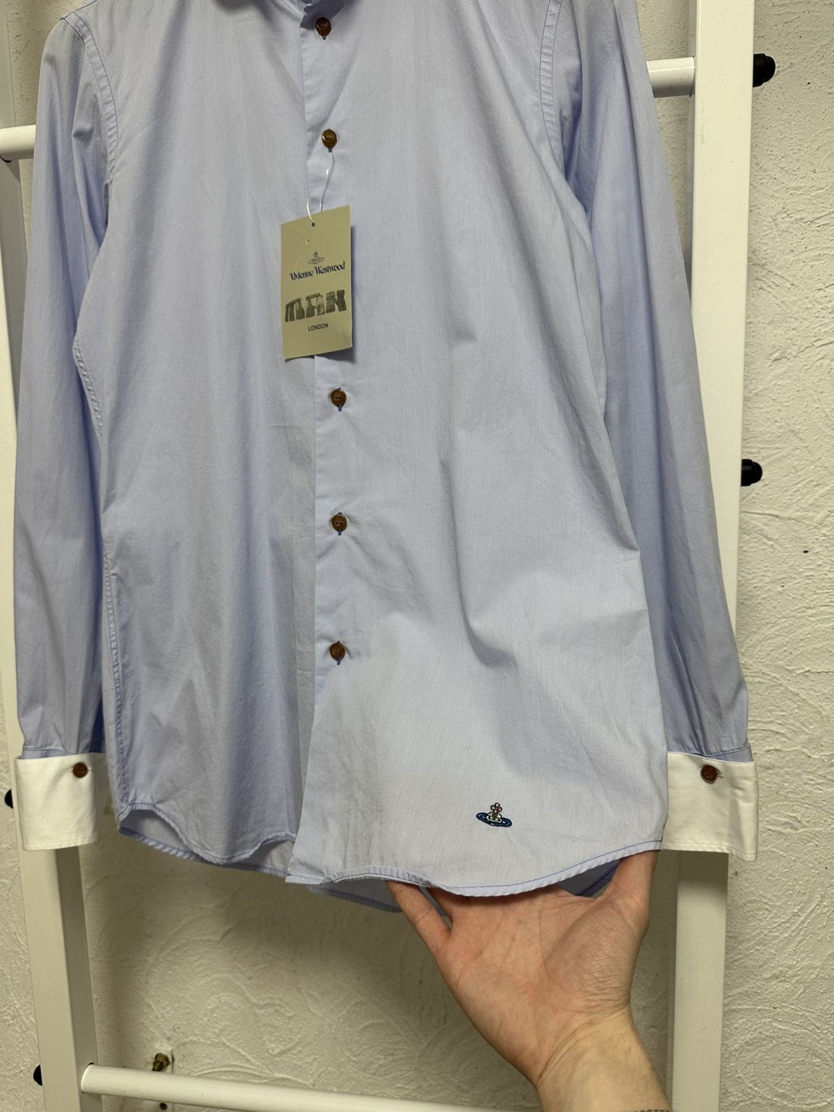 Vivienne Westwood Vivienne Westwood Shirt Size M White Button-Up Size US M / EU 48-50 / 2 - 3 Thumbnail