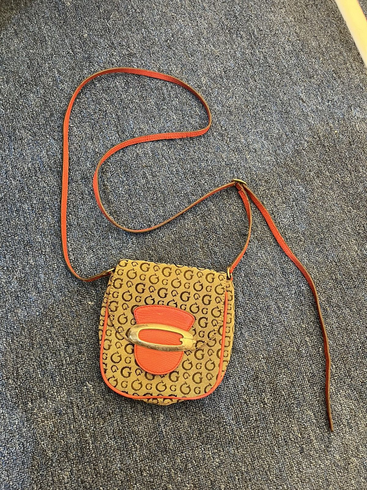 Guess Mini Vtg guess big logo Size ONE SIZE - 10 Thumbnail
