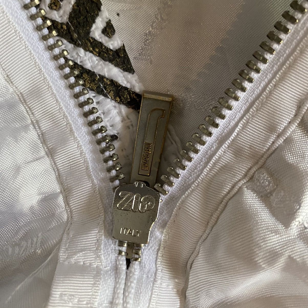 Just Cavalli Just Cavalli Zigzag Wings Mini Skirt Size 30" / US 8 / IT 44 - 14 Thumbnail