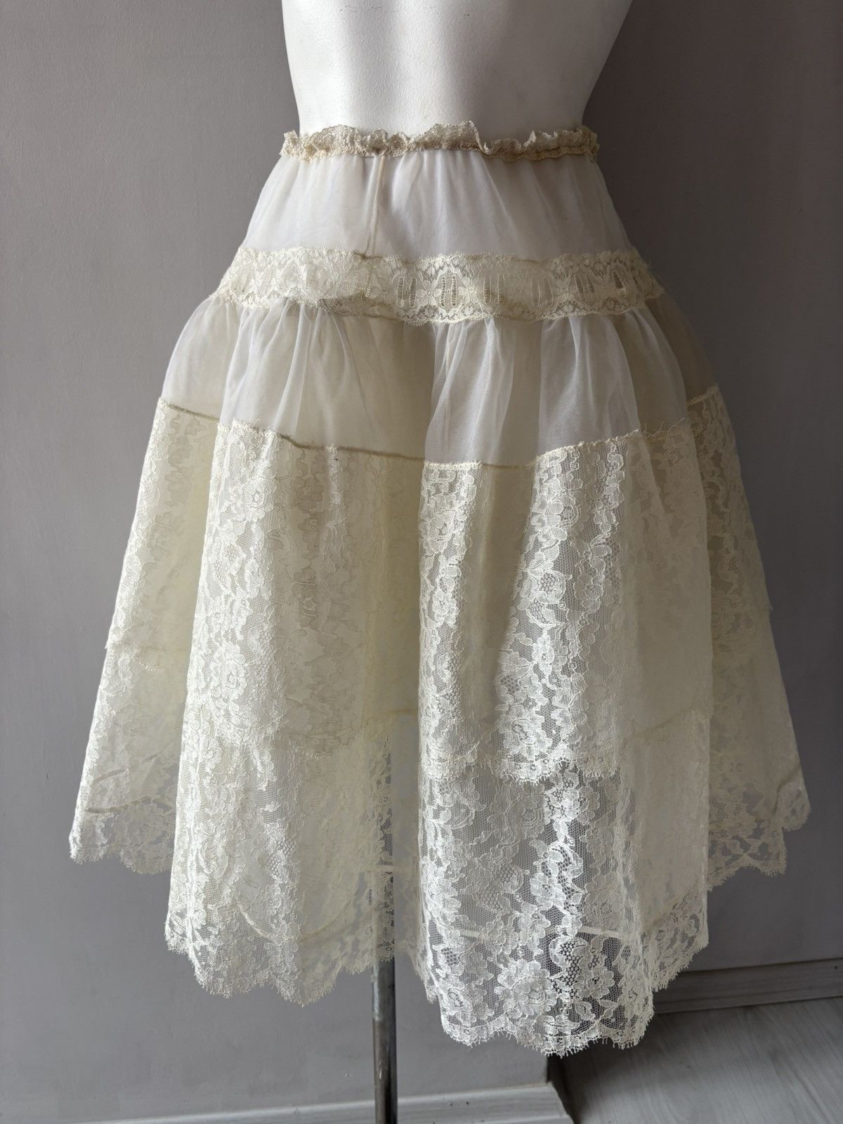 Vintage Vintage petticoat Size 26" / US 2 / IT 38 - 6 Thumbnail
