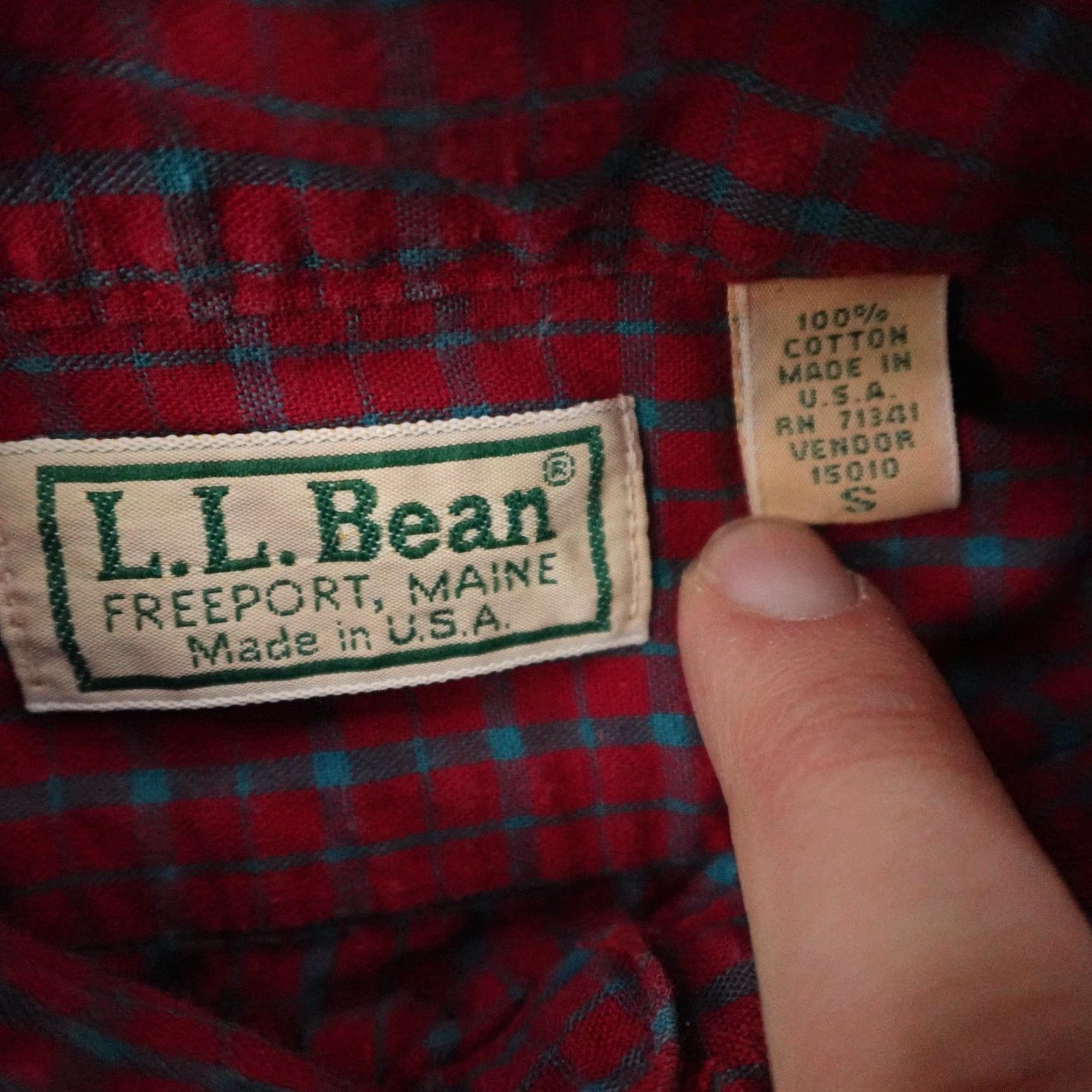 Vintage VINTAGE LL Bean Shirt Mens Small Red Check Plaid Button Up Field Shirt USA 90s Size US S / EU 44-46 / 1 - 7 Thumbnail