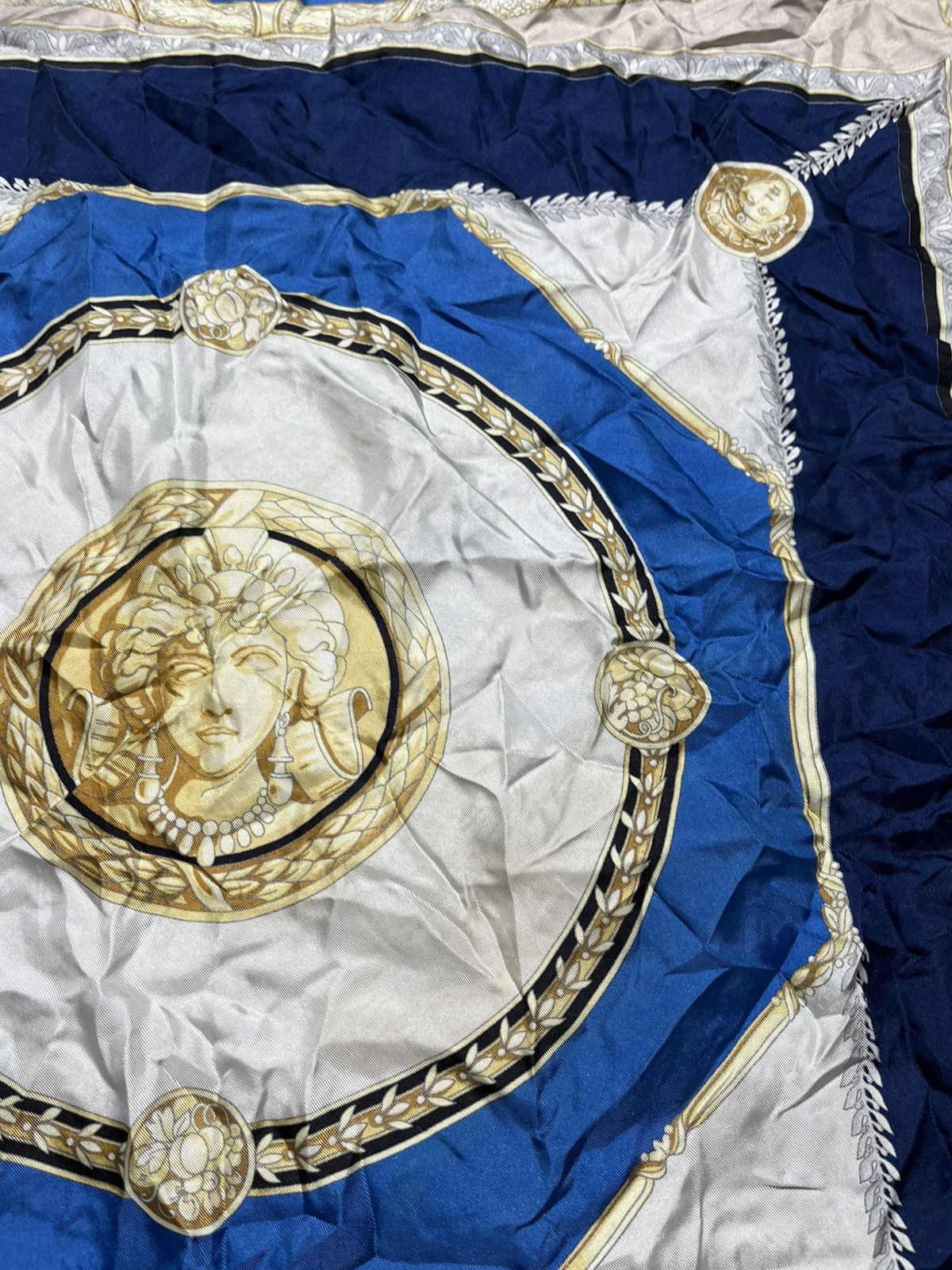 Pierre Balmain Vintage Pierre BALMAIN Paris SILK scarf Size ONE SIZE - 11 Thumbnail