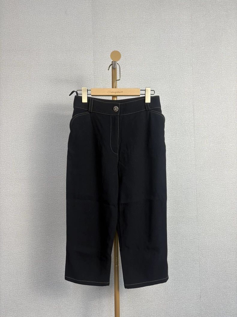 Chanel Chanel Black Cropped Pants Size 38 Size US 38 / EU 54 - 1 Thumbnail
