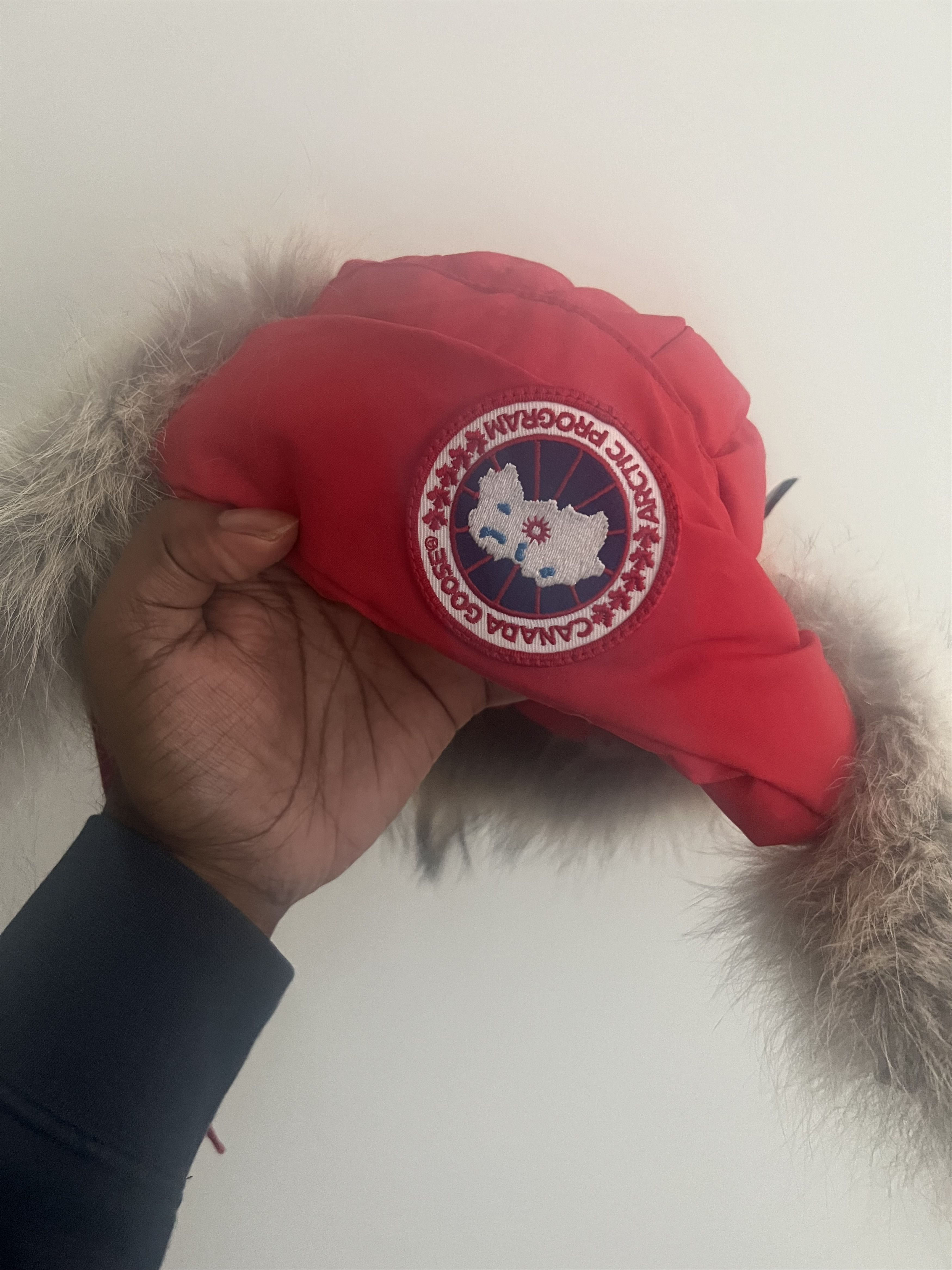 Canada Goose Canada goose fur hat size (L/XL) Size ONE SIZE - 6 Thumbnail