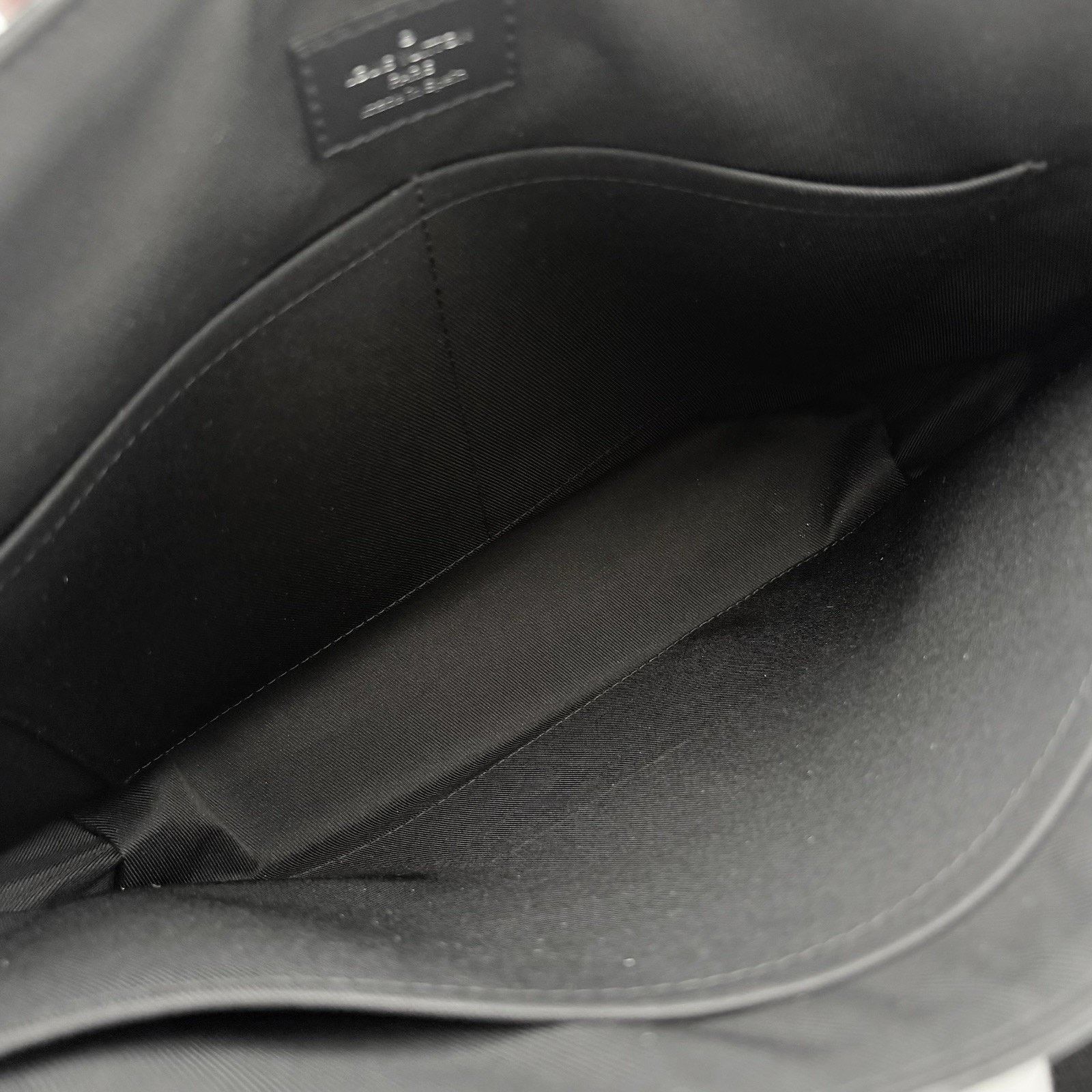 Louis Vuitton District Monogram Eclipse Messenger Bag | SUPER CLEAN! Size ONE SIZE - 17 Thumbnail