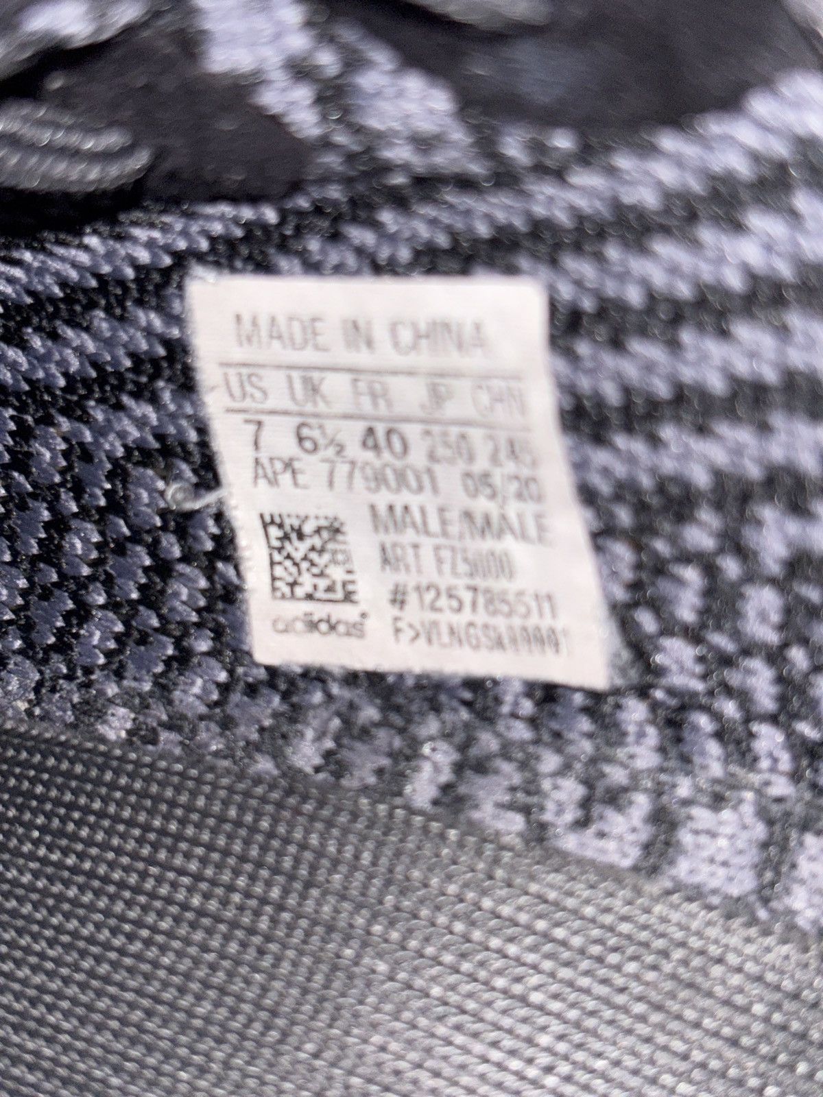 Adidas Yeezy carbon Size US 7 / EU 40 - 6 Thumbnail